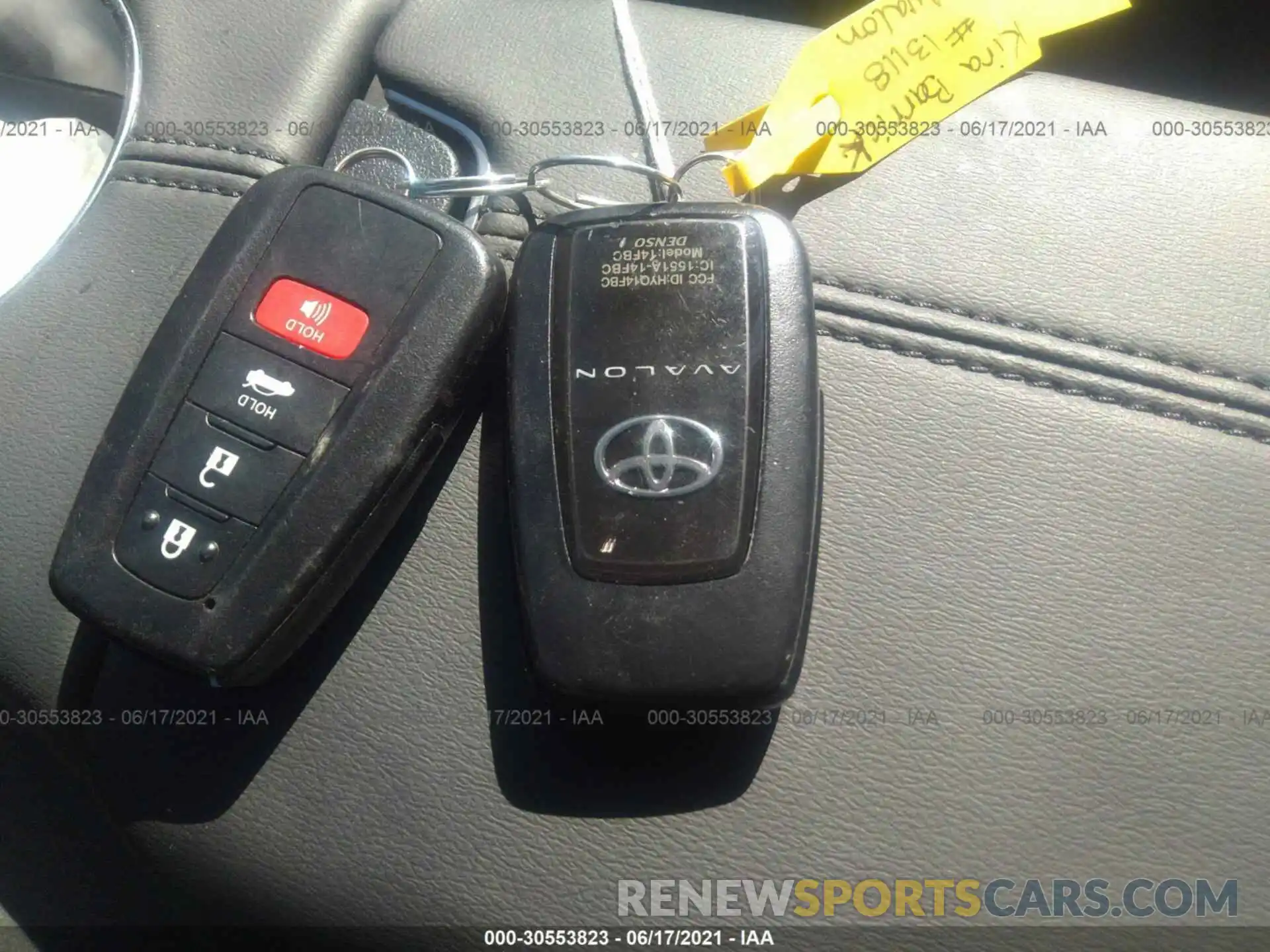 11 Photograph of a damaged car 4T1FZ1FB8LU053343 TOYOTA AVALON 2020