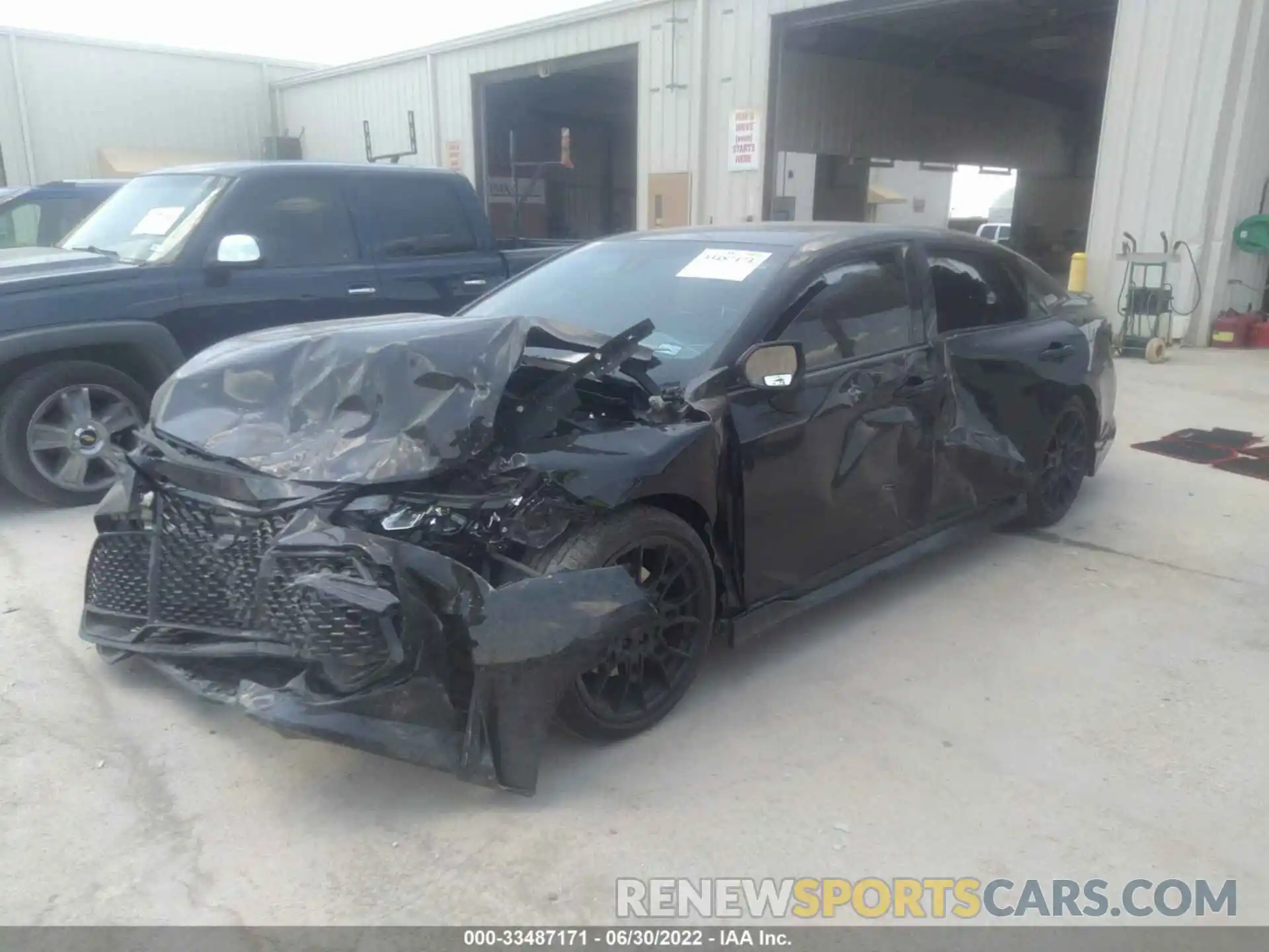 2 Photograph of a damaged car 4T1FZ1FB9LU050998 TOYOTA AVALON 2020