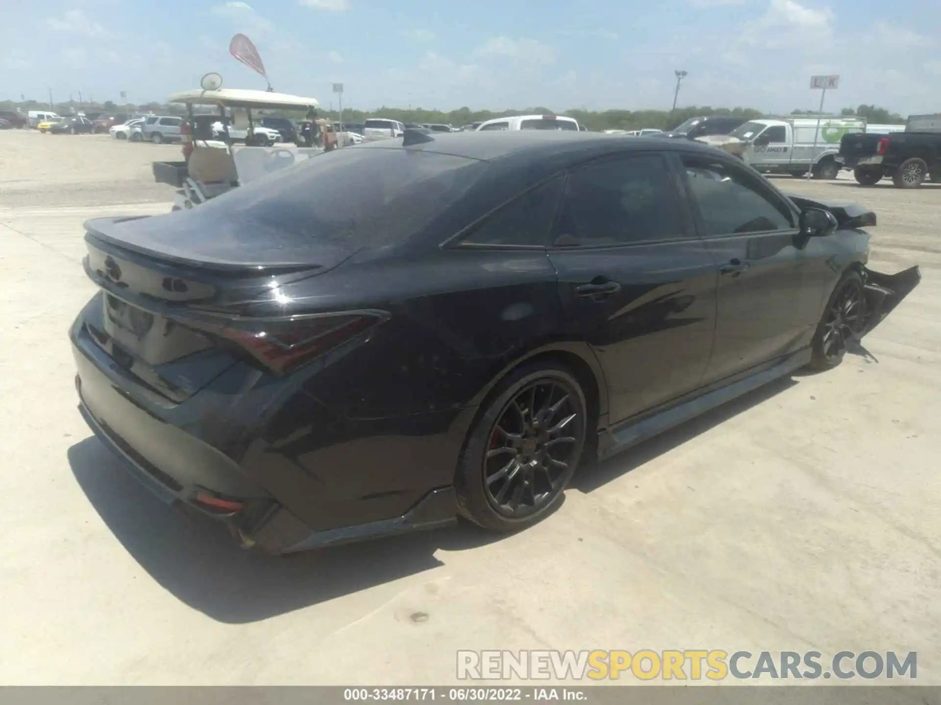 4 Photograph of a damaged car 4T1FZ1FB9LU050998 TOYOTA AVALON 2020