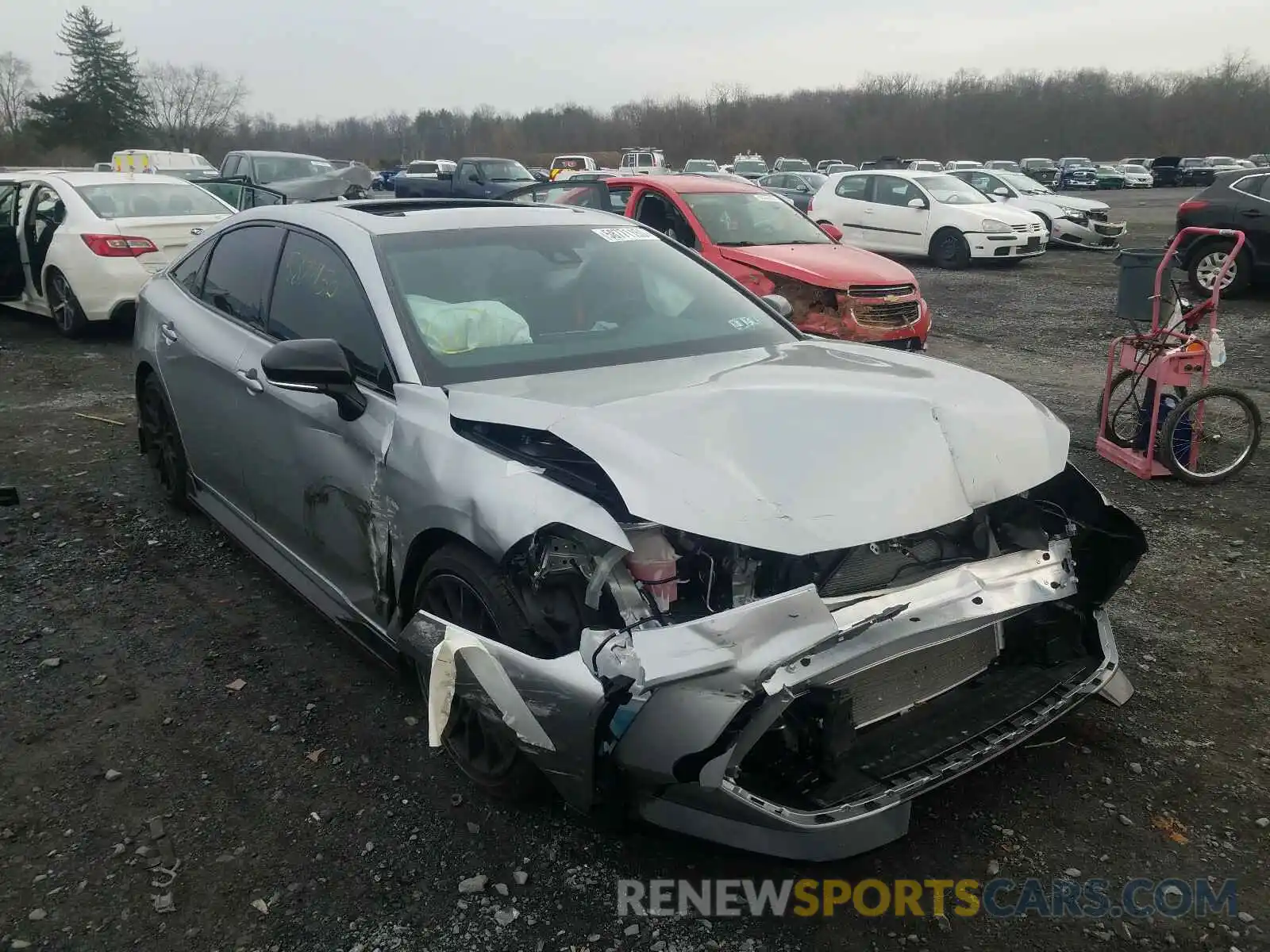 1 Photograph of a damaged car 4T1FZ1FB9LU053917 TOYOTA AVALON 2020