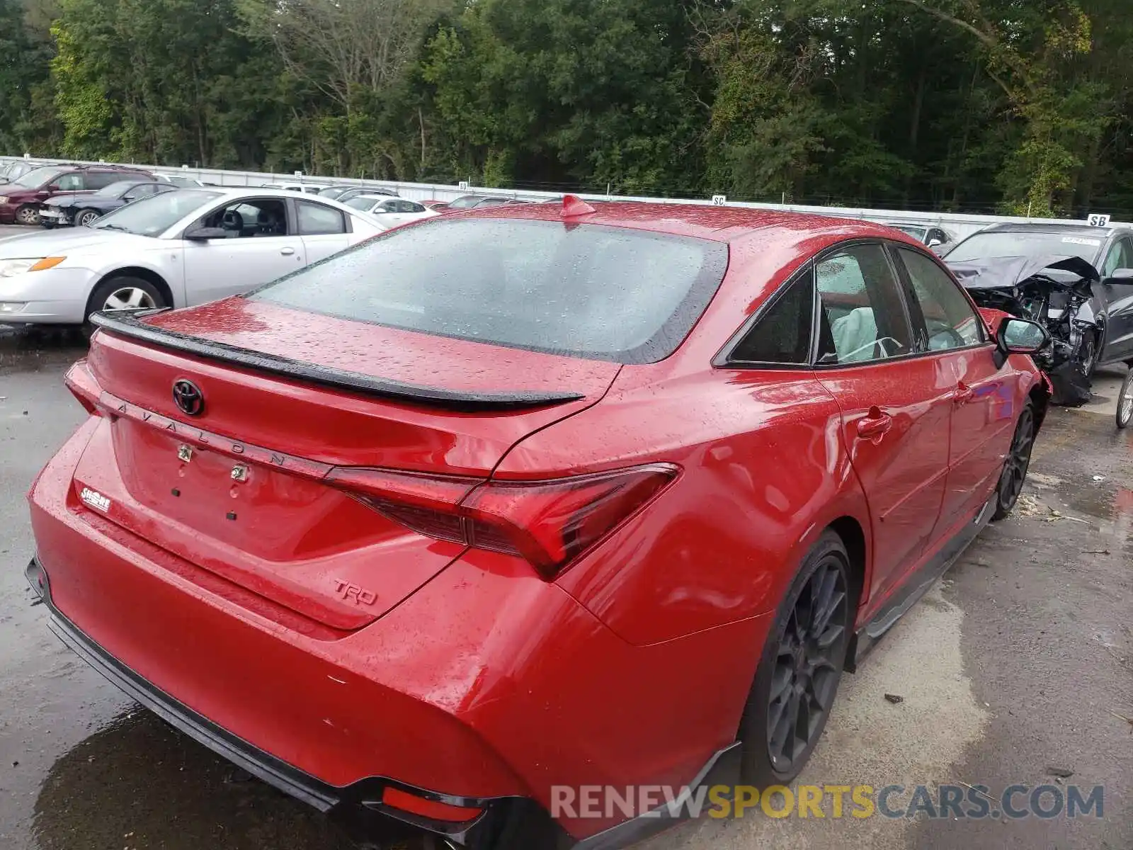 4 Photograph of a damaged car 4T1FZ1FB9LU054162 TOYOTA AVALON 2020