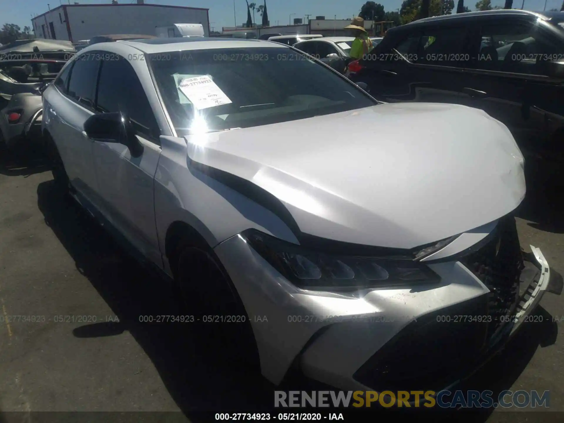 1 Photograph of a damaged car 4T1FZ1FBXLU043932 TOYOTA AVALON 2020