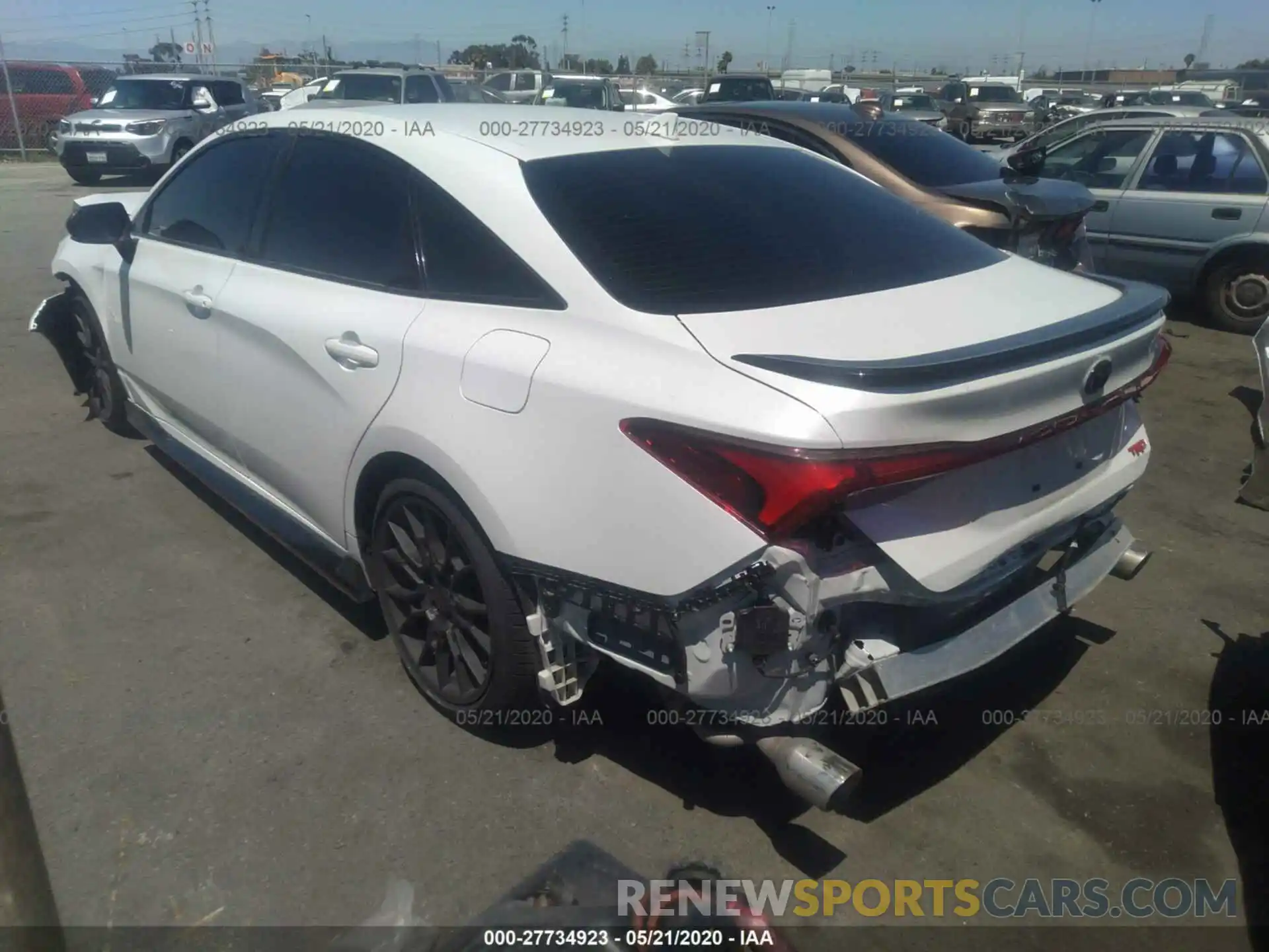 3 Photograph of a damaged car 4T1FZ1FBXLU043932 TOYOTA AVALON 2020