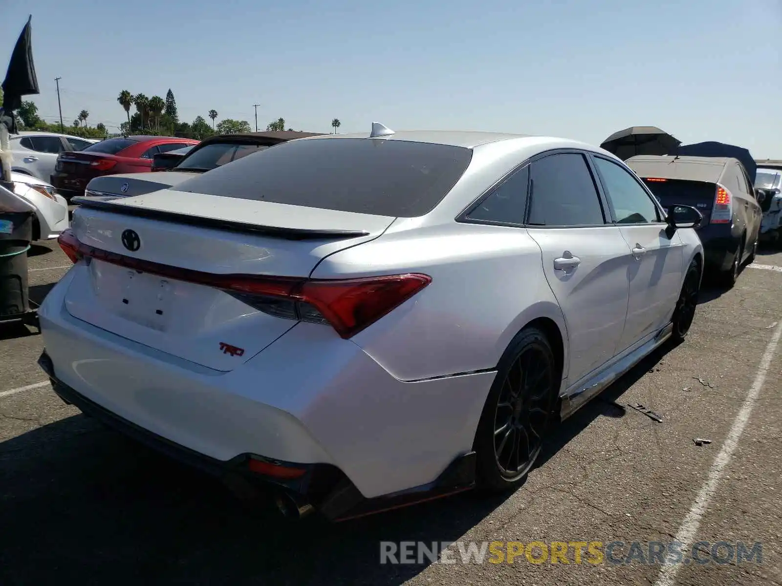 4 Photograph of a damaged car 4T1FZ1FBXLU051402 TOYOTA AVALON 2020