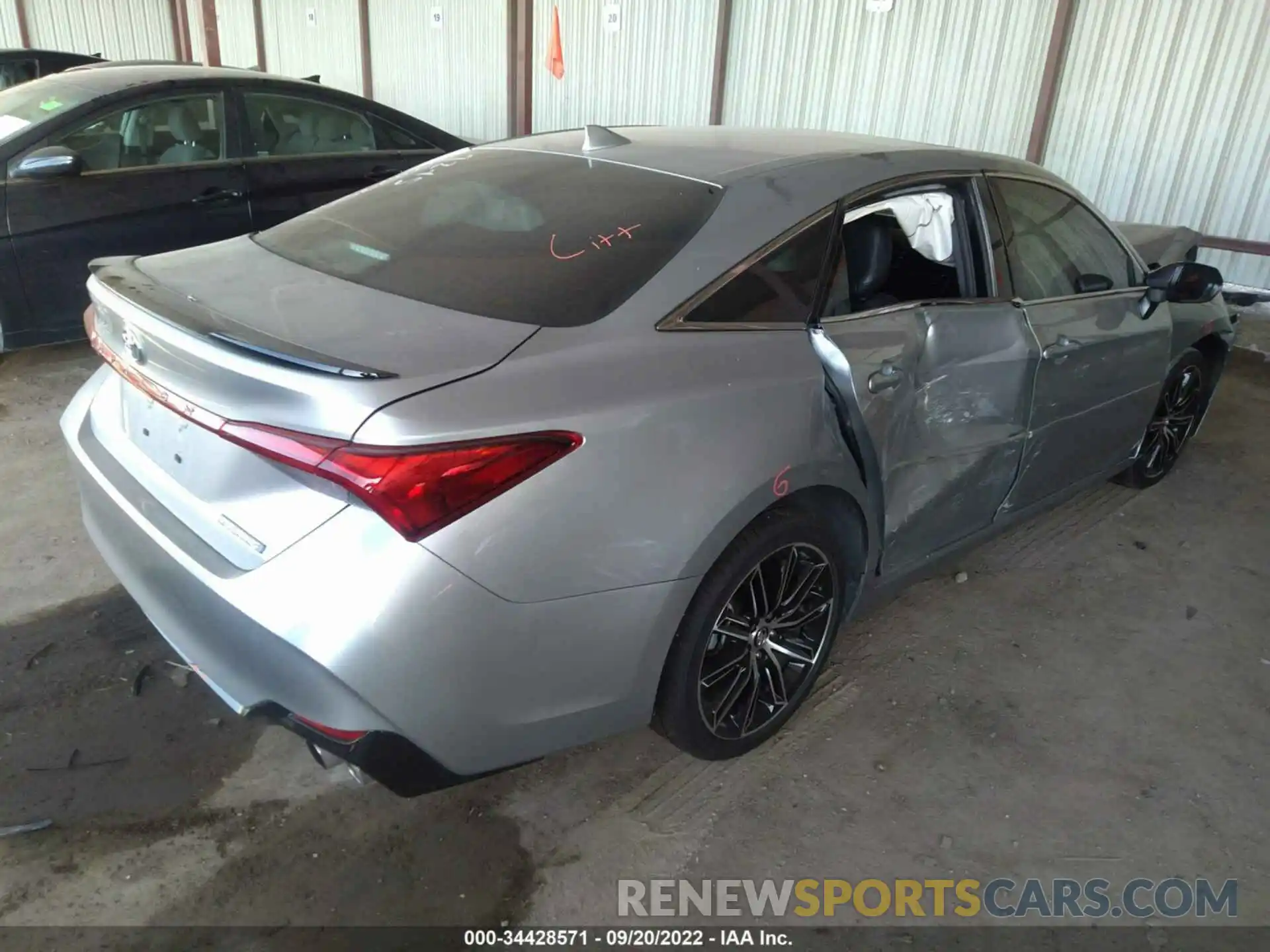 4 Photograph of a damaged car 4T1GZ1FB6LU044712 TOYOTA AVALON 2020