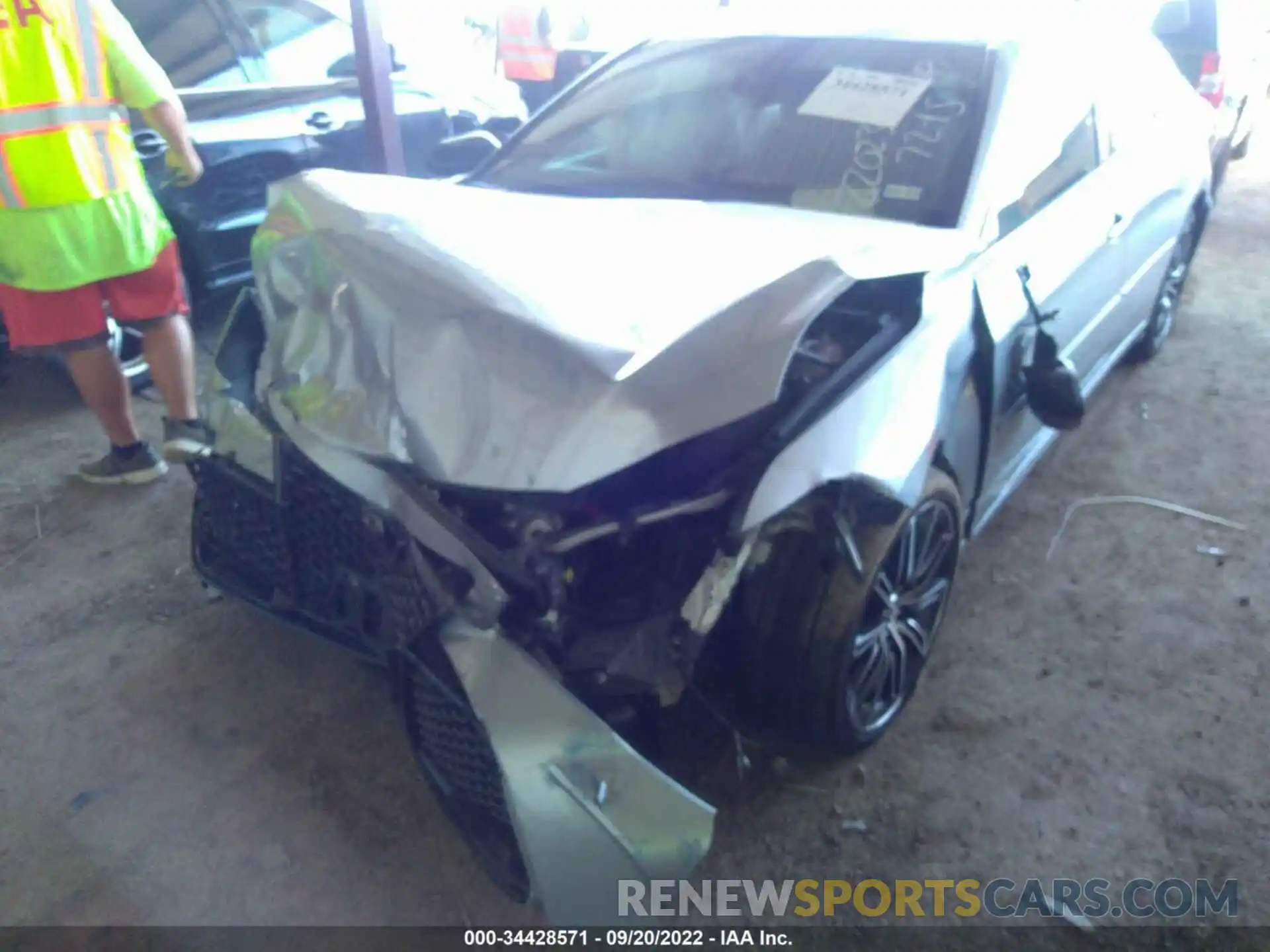 6 Photograph of a damaged car 4T1GZ1FB6LU044712 TOYOTA AVALON 2020