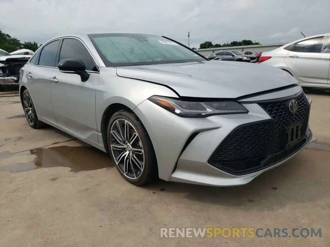 1 Photograph of a damaged car 4T1GZ1FBXLU046740 TOYOTA AVALON 2020