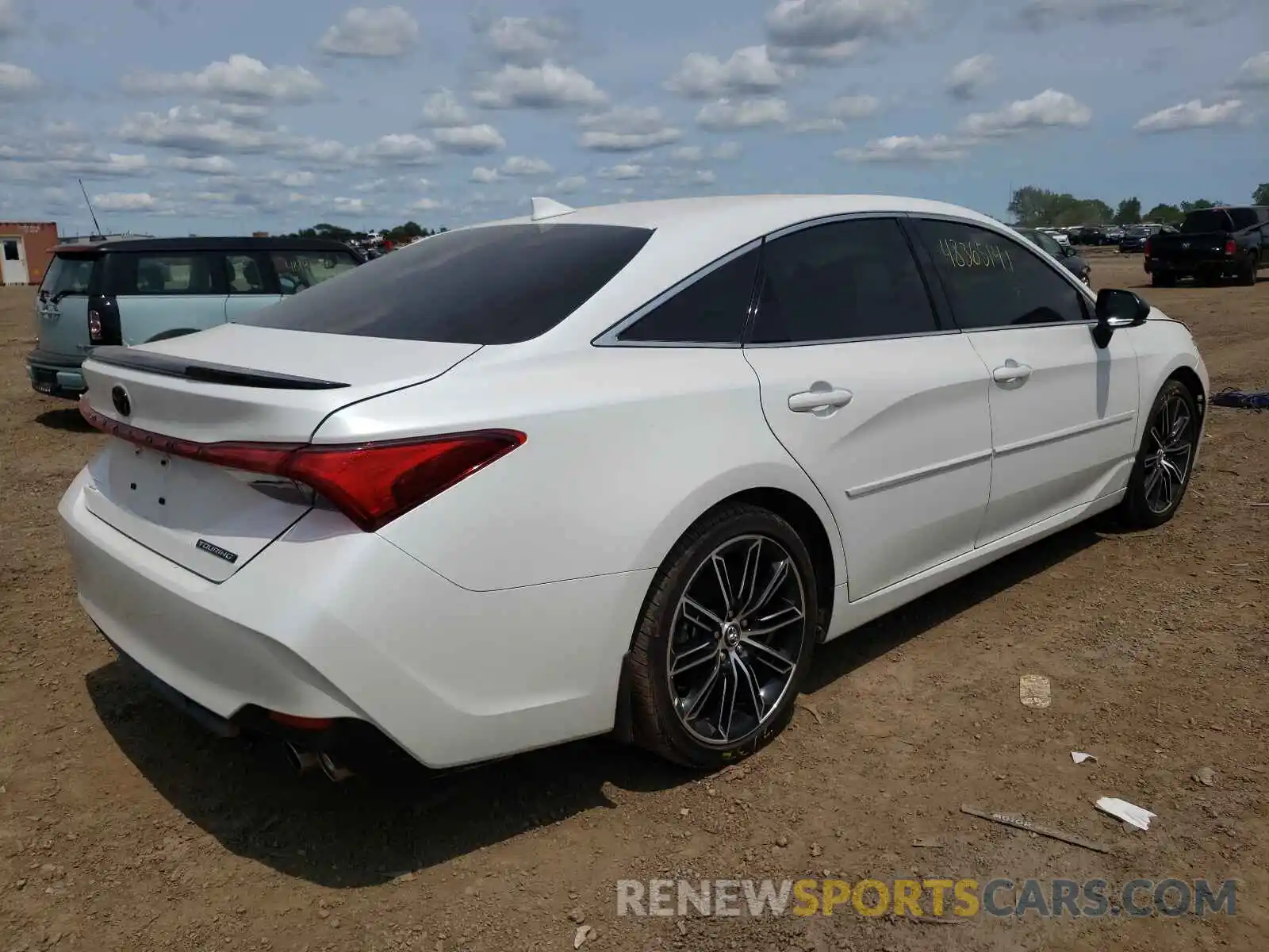 4 Photograph of a damaged car 4T1GZ1FBXLU049928 TOYOTA AVALON 2020