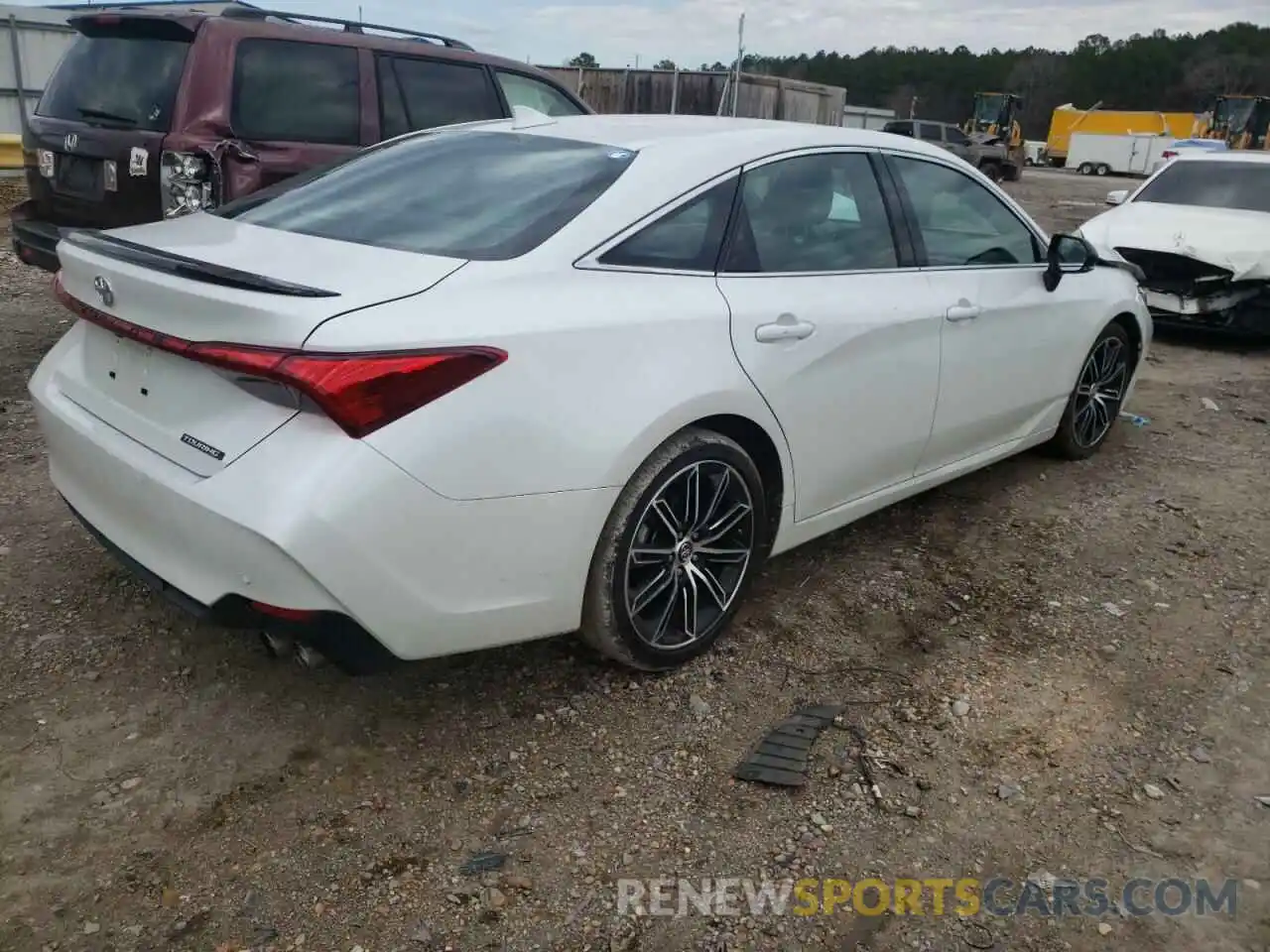 4 Photograph of a damaged car 4T1HZ1FB3LU040038 TOYOTA AVALON 2020