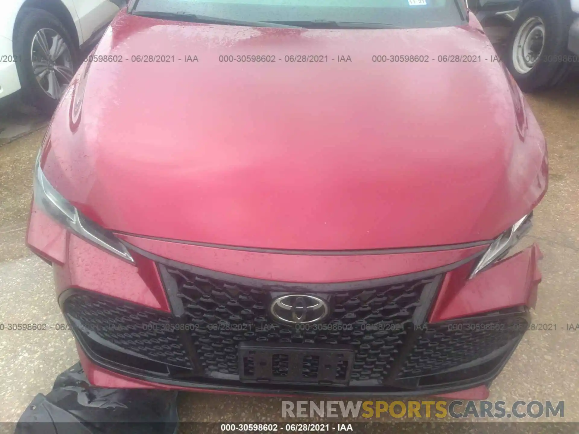 10 Photograph of a damaged car 4T1HZ1FB3LU041190 TOYOTA AVALON 2020