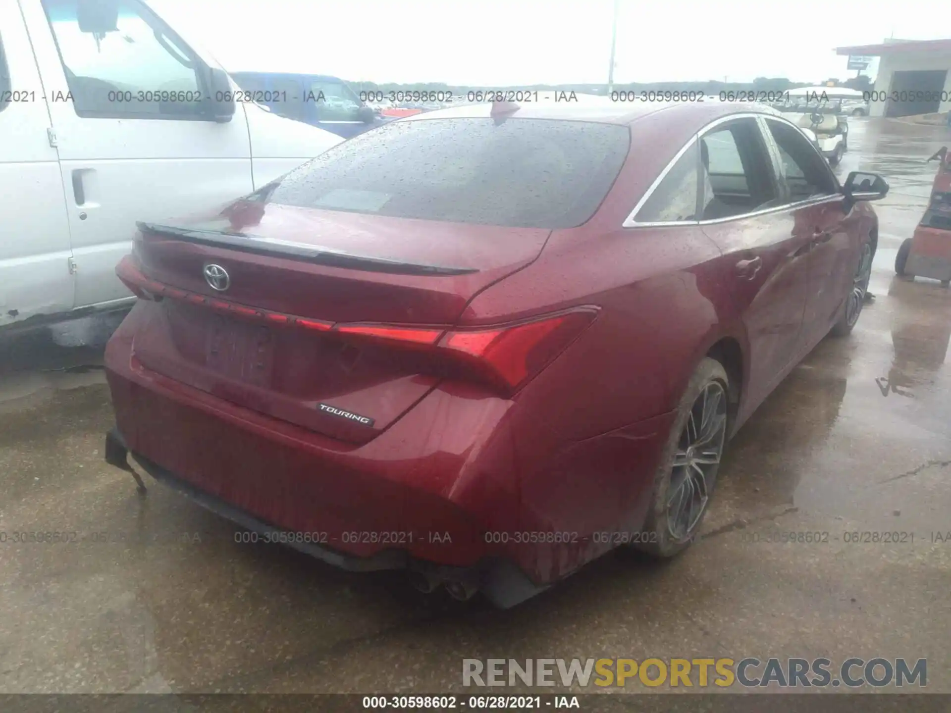 4 Photograph of a damaged car 4T1HZ1FB3LU041190 TOYOTA AVALON 2020