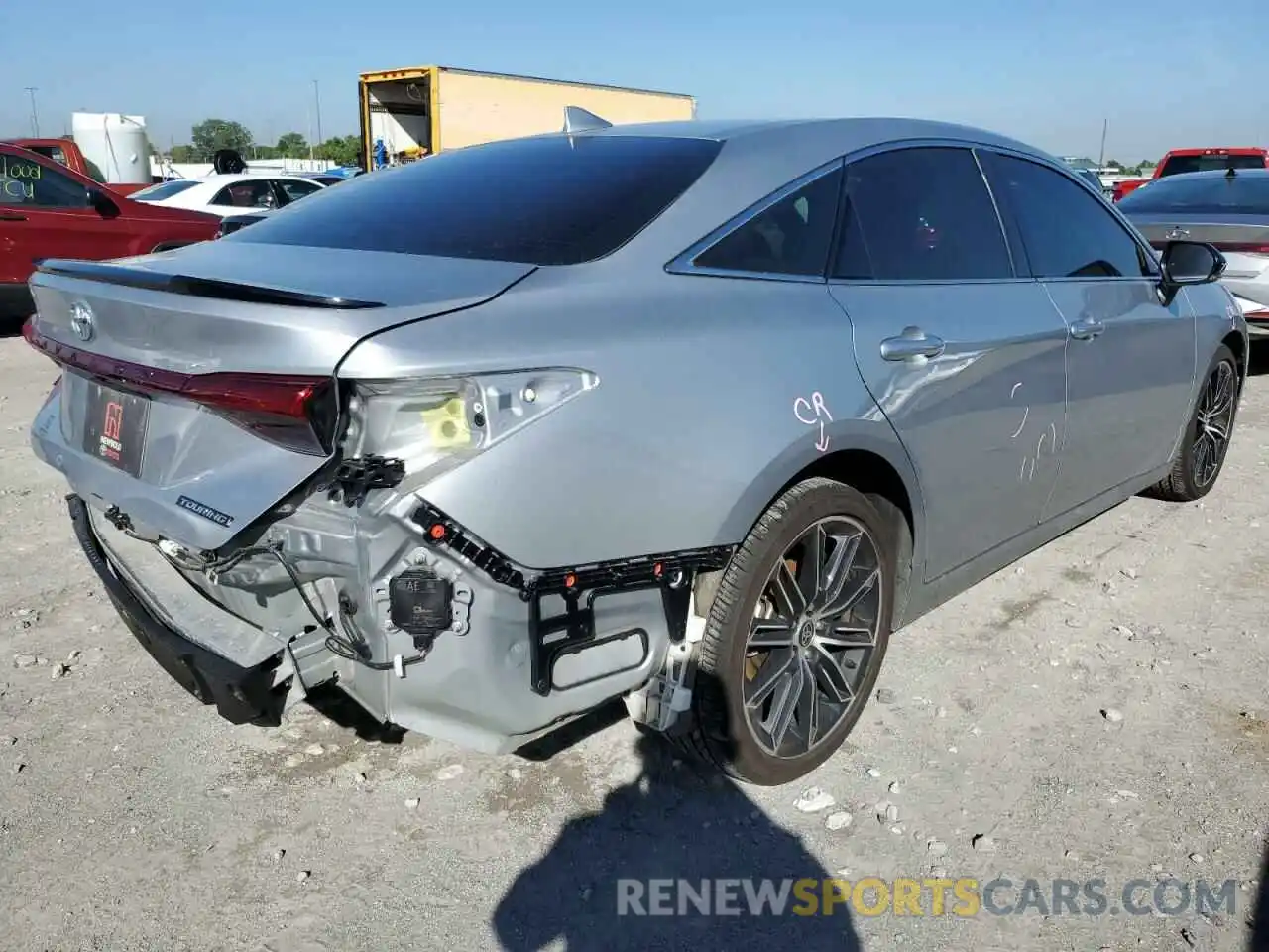 4 Photograph of a damaged car 4T1HZ1FB4LU054837 TOYOTA AVALON 2020