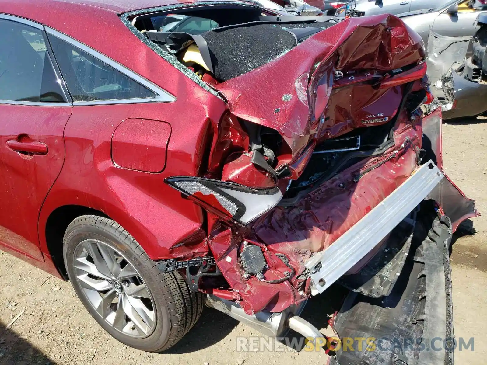 9 Photograph of a damaged car 4T1J21FB7LU015116 TOYOTA AVALON 2020