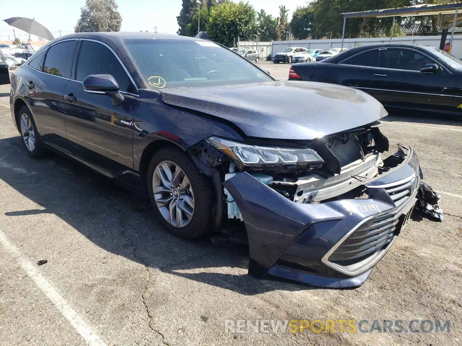 1 Photograph of a damaged car 4T1J21FB9LU014825 TOYOTA AVALON 2020