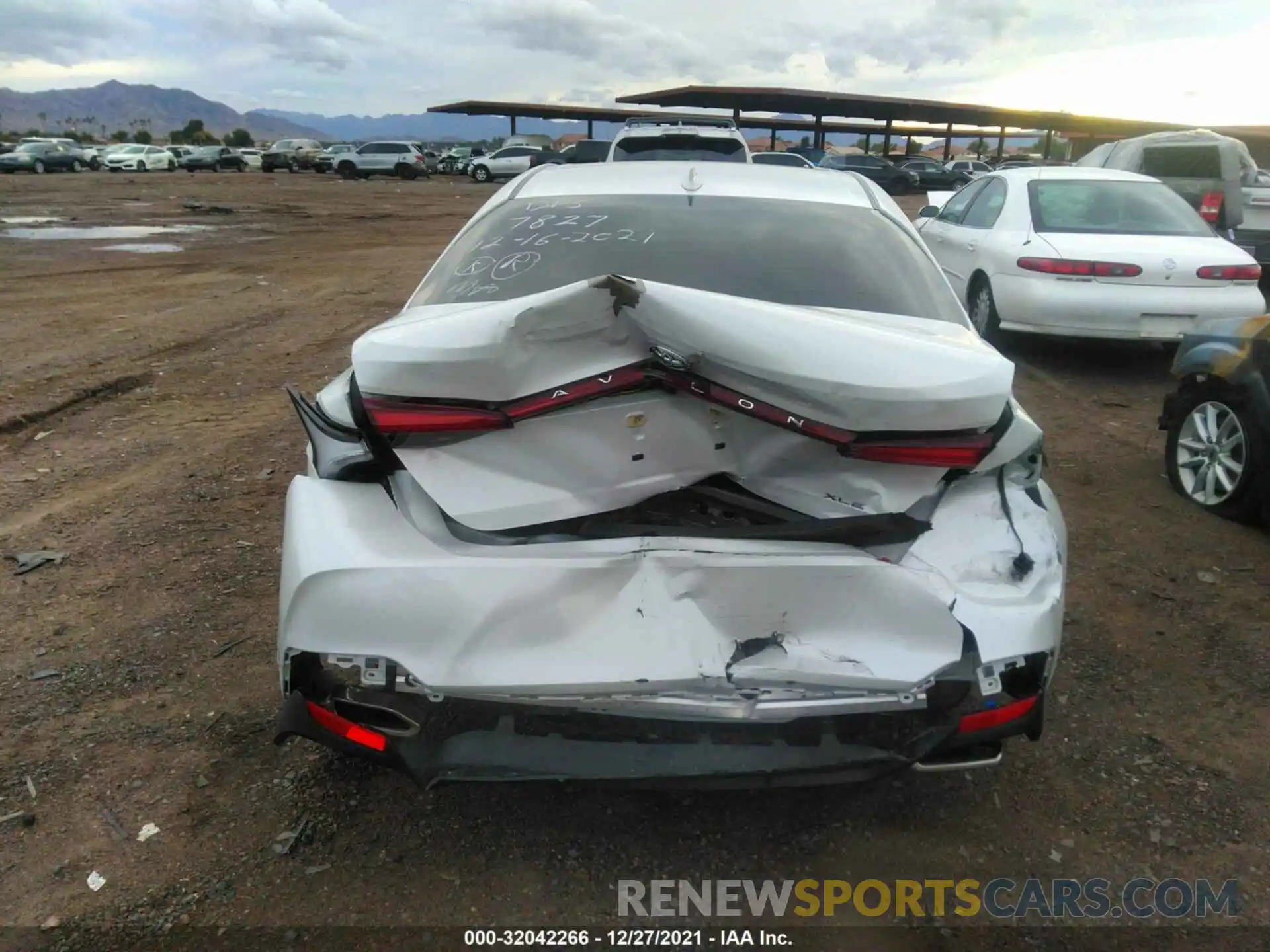 6 Photograph of a damaged car 4T1JZ1FB0LU048549 TOYOTA AVALON 2020