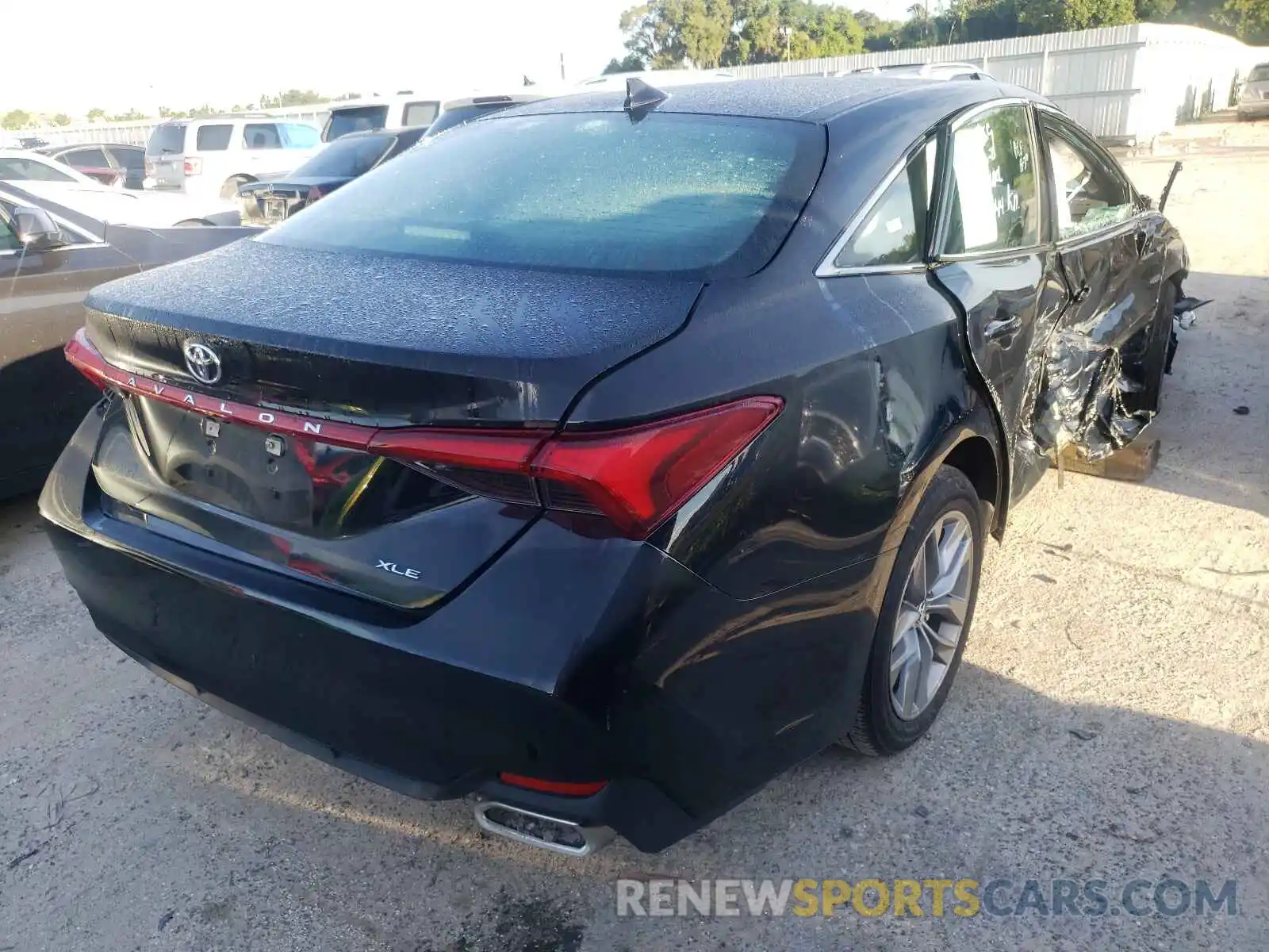 4 Photograph of a damaged car 4T1JZ1FB0LU050219 TOYOTA AVALON 2020