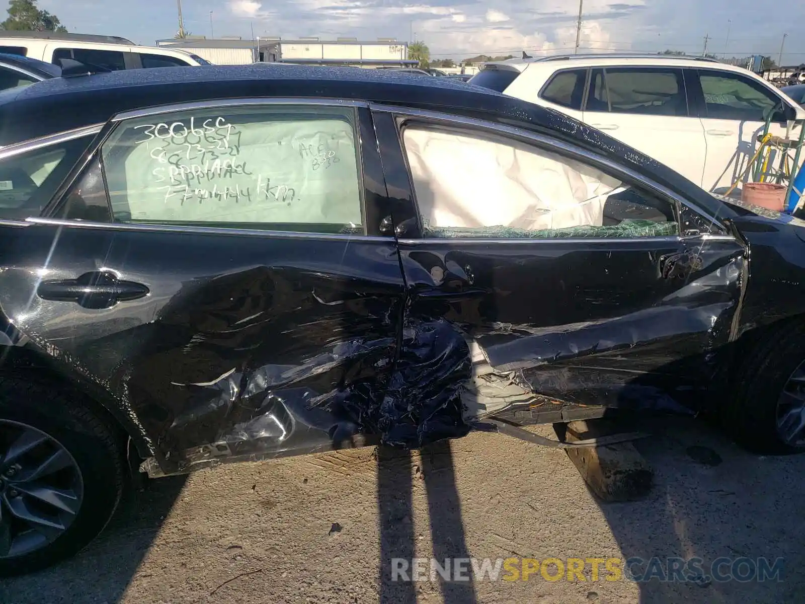 9 Photograph of a damaged car 4T1JZ1FB0LU050219 TOYOTA AVALON 2020