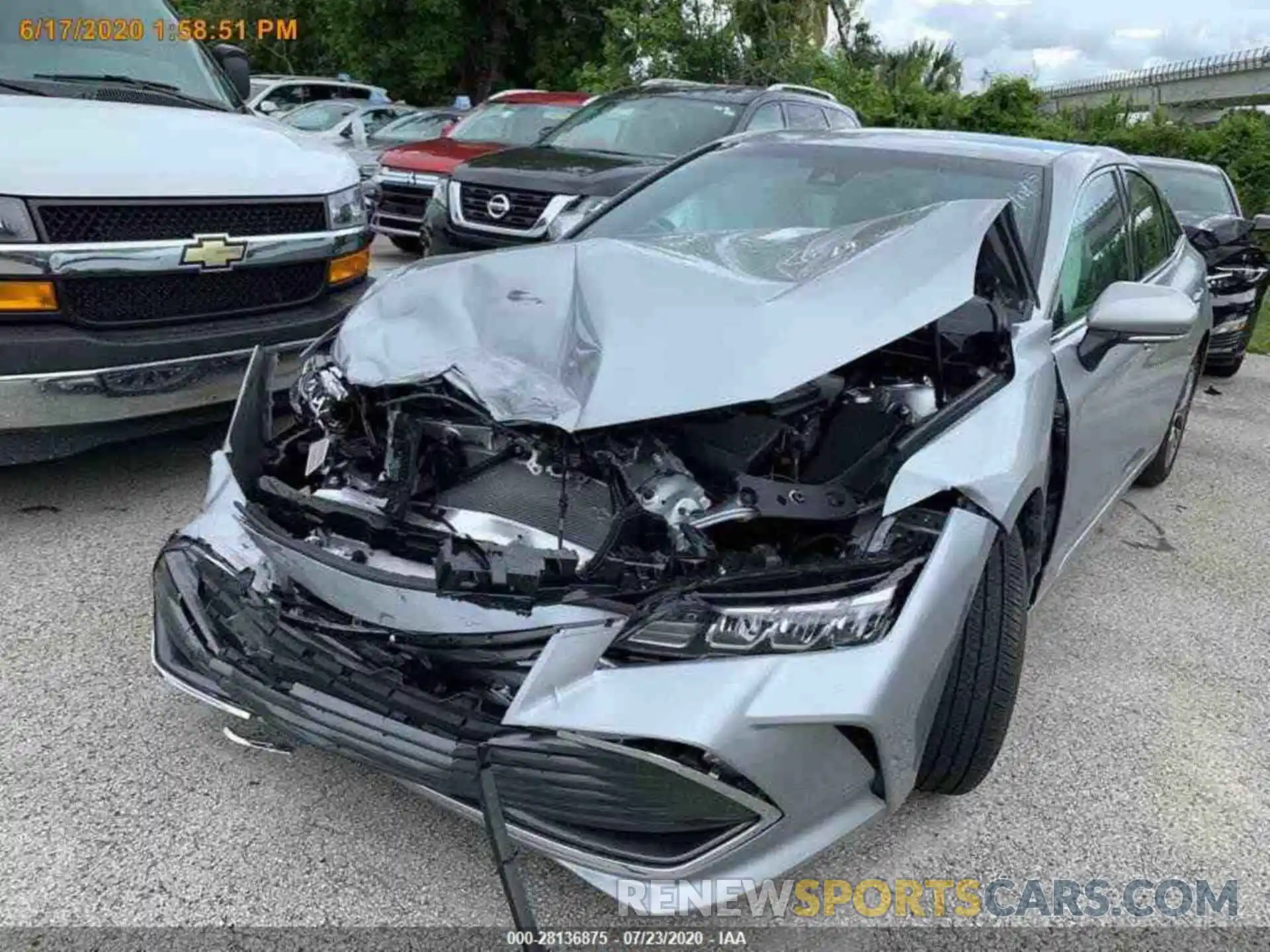 5 Photograph of a damaged car 4T1JZ1FB0LU050995 TOYOTA AVALON 2020