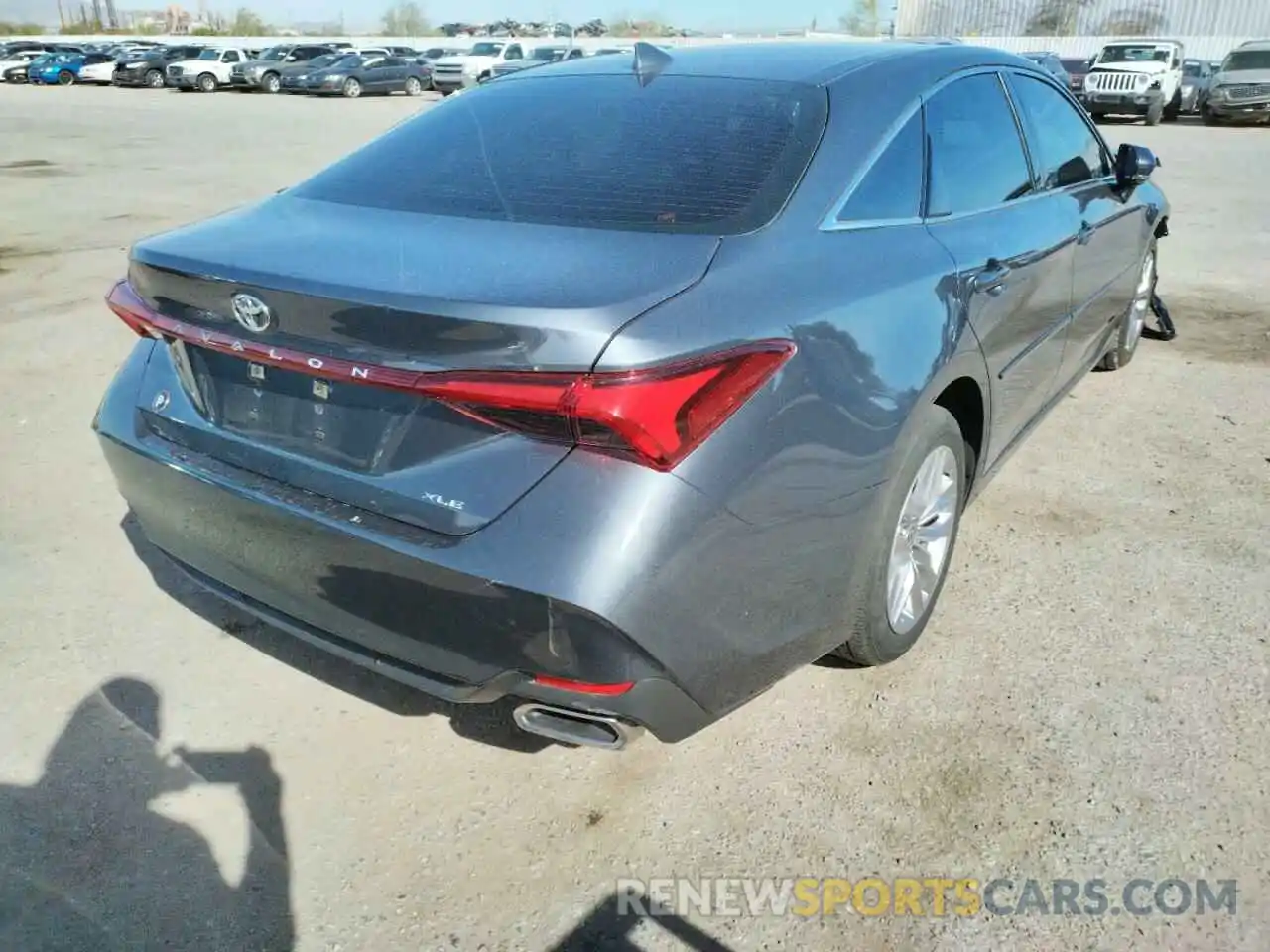 4 Photograph of a damaged car 4T1JZ1FB1LU055283 TOYOTA AVALON 2020