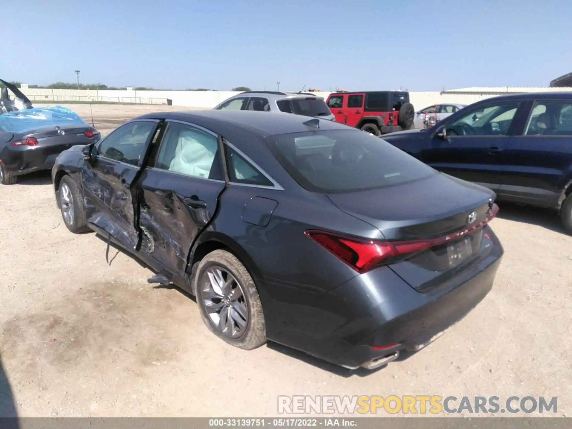 3 Photograph of a damaged car 4T1JZ1FB3LU050473 TOYOTA AVALON 2020