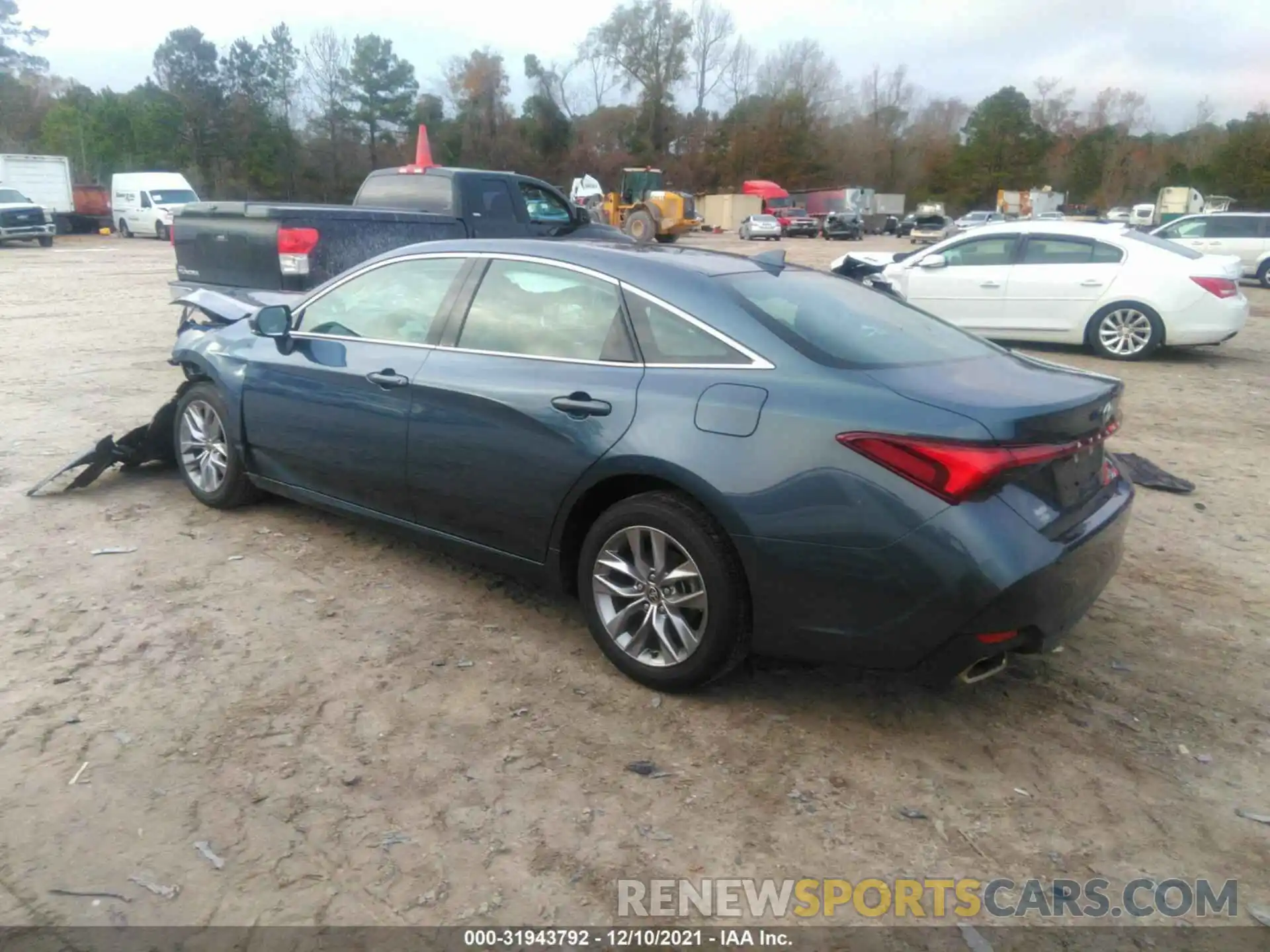 3 Photograph of a damaged car 4T1JZ1FB5LU055707 TOYOTA AVALON 2020