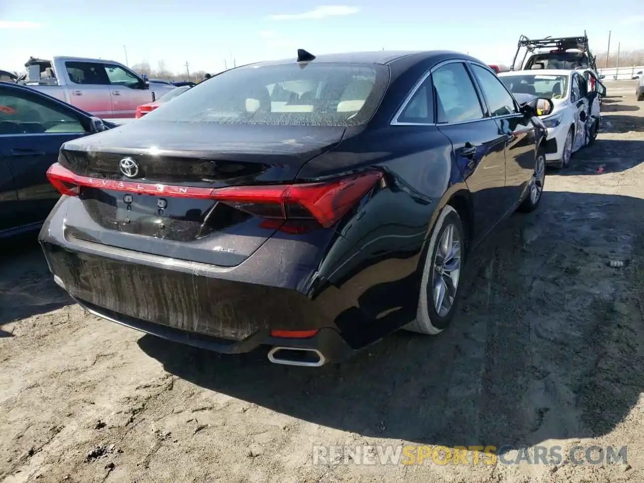 4 Photograph of a damaged car 4T1JZ1FB6LU044814 TOYOTA AVALON 2020