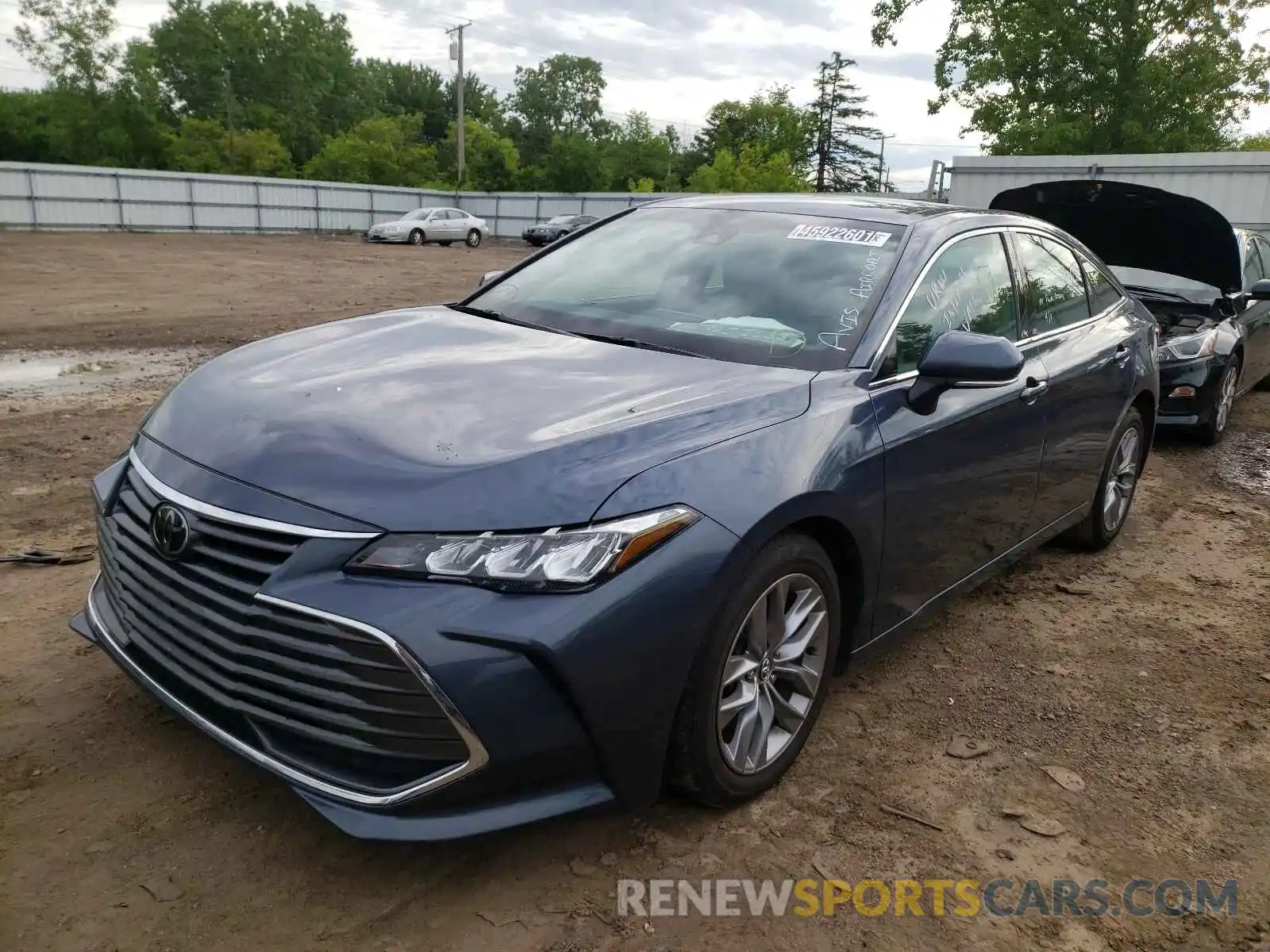 2 Photograph of a damaged car 4T1JZ1FB6LU050483 TOYOTA AVALON 2020