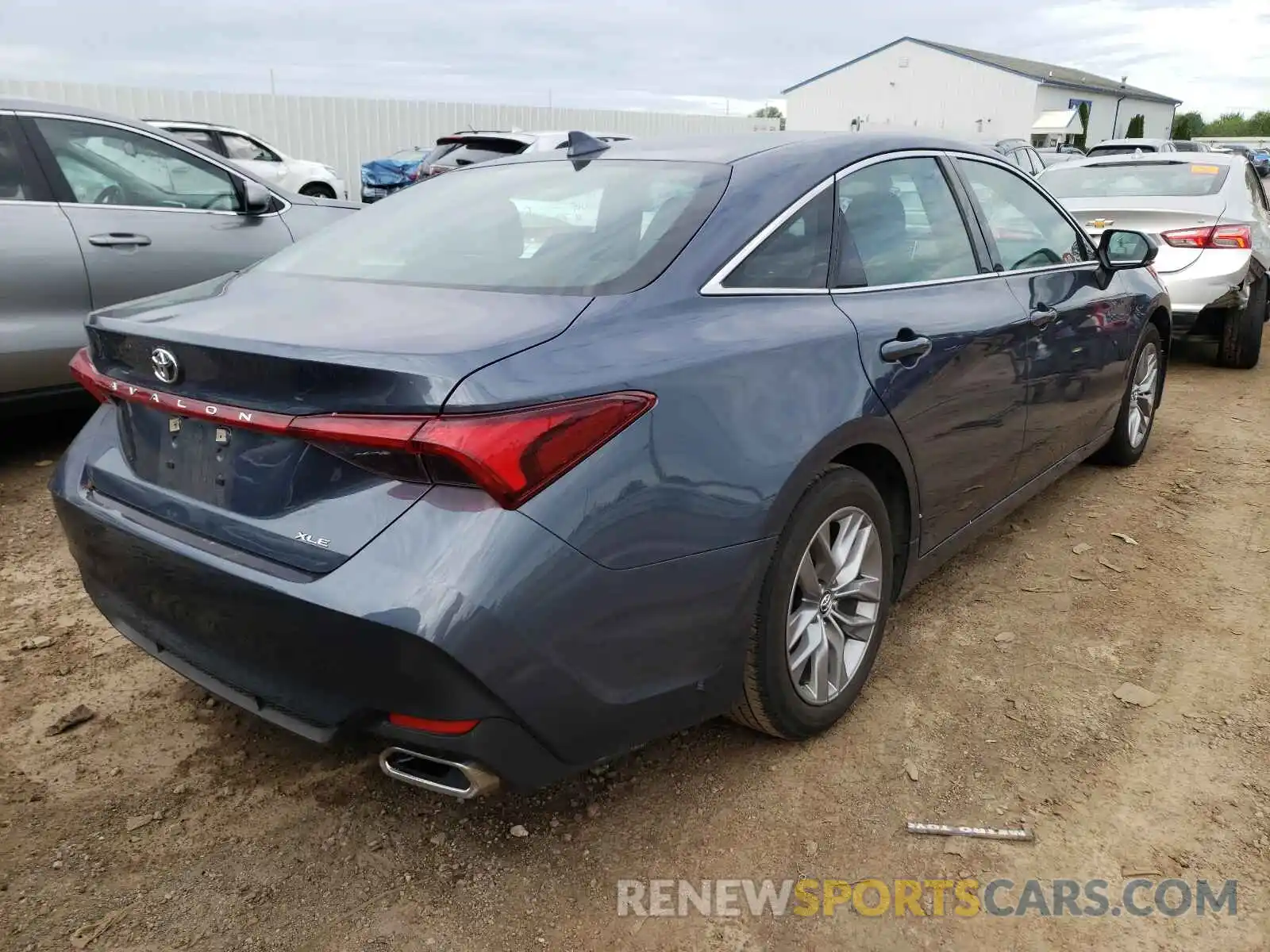 4 Photograph of a damaged car 4T1JZ1FB6LU050483 TOYOTA AVALON 2020