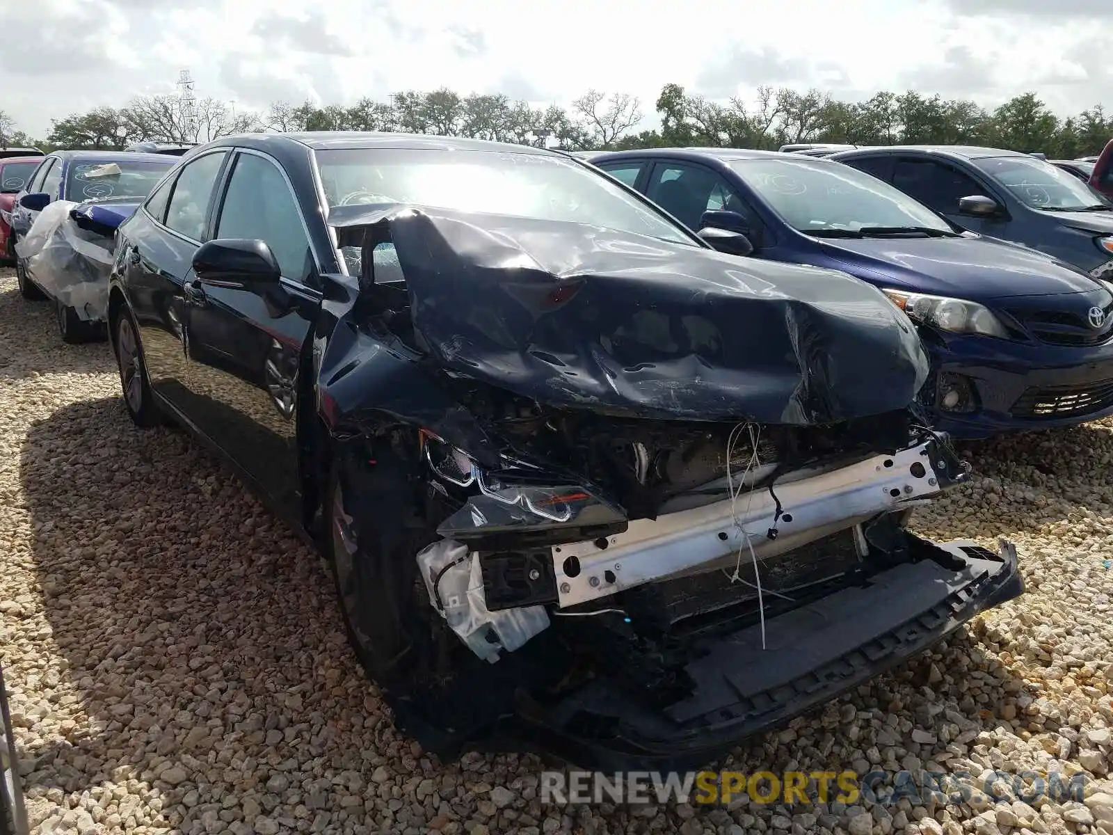 1 Photograph of a damaged car 4T1JZ1FB7LU049777 TOYOTA AVALON 2020