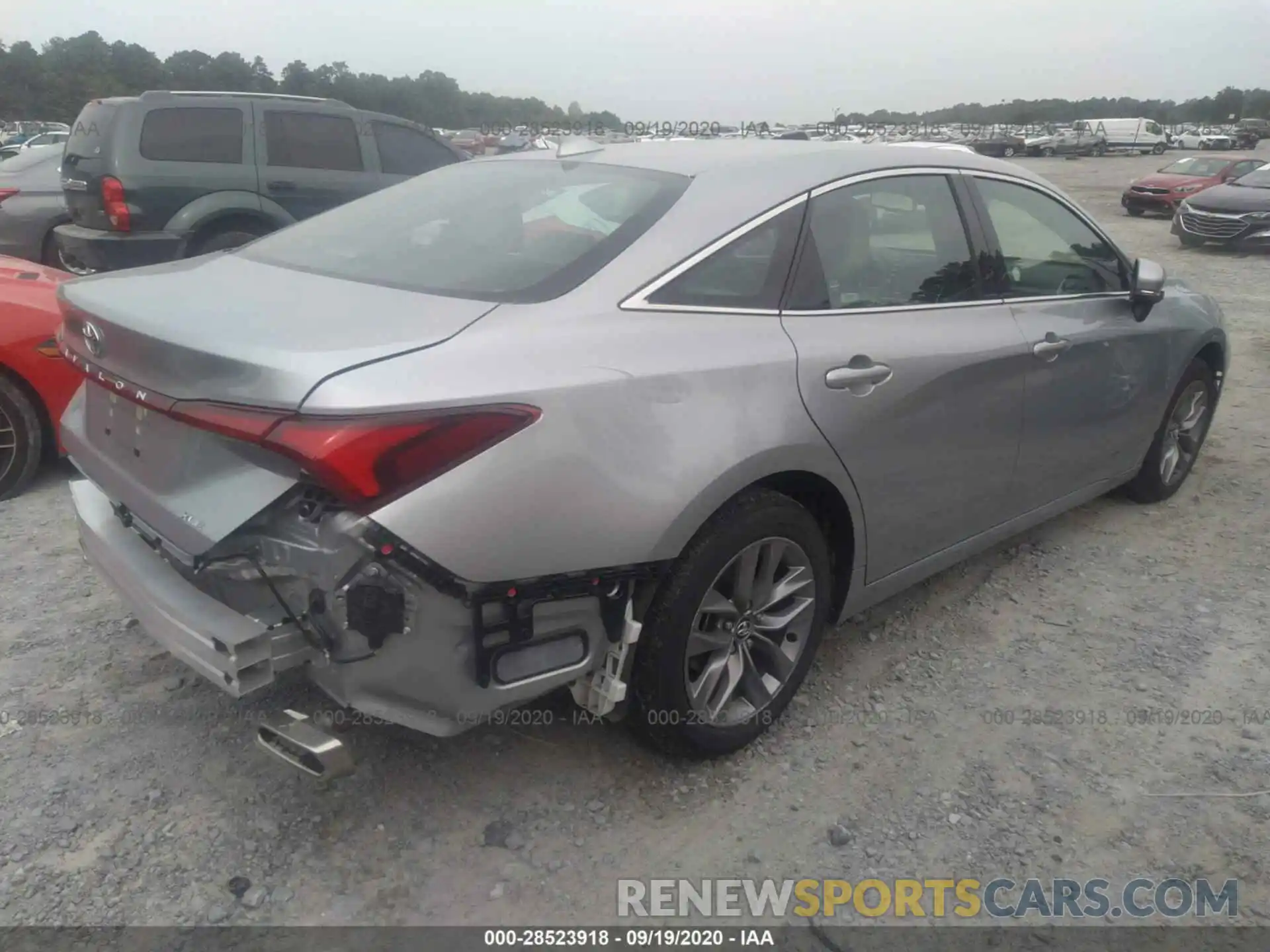 4 Photograph of a damaged car 4T1JZ1FB8LU050209 TOYOTA AVALON 2020