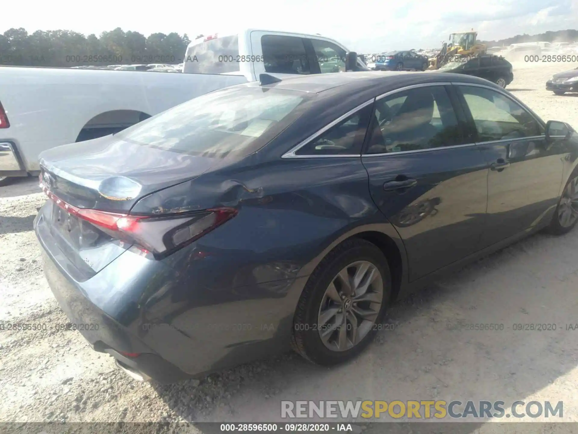 4 Photograph of a damaged car 4T1JZ1FB8LU050470 TOYOTA AVALON 2020