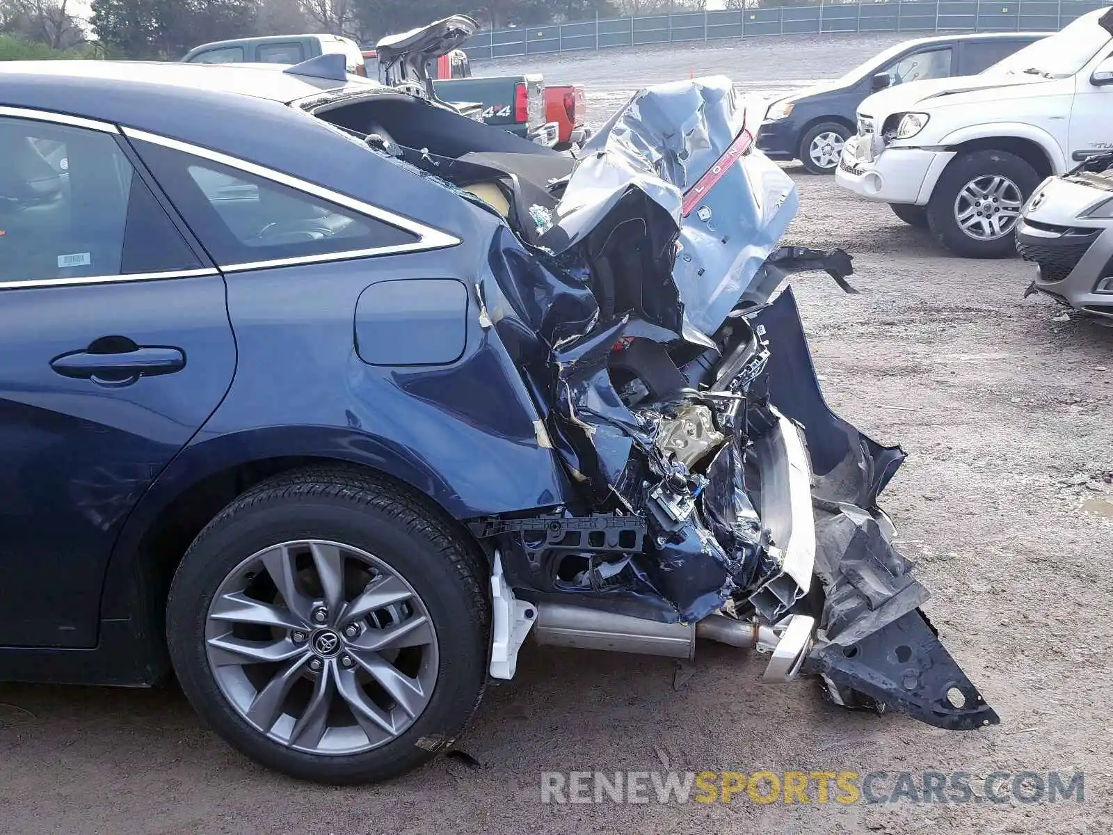 9 Photograph of a damaged car 4T1JZ1FB9LU050512 TOYOTA AVALON 2020