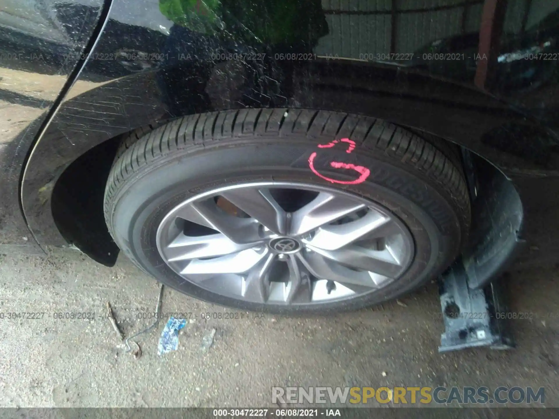 13 Photograph of a damaged car 4T1JZ1FB9LU055807 TOYOTA AVALON 2020