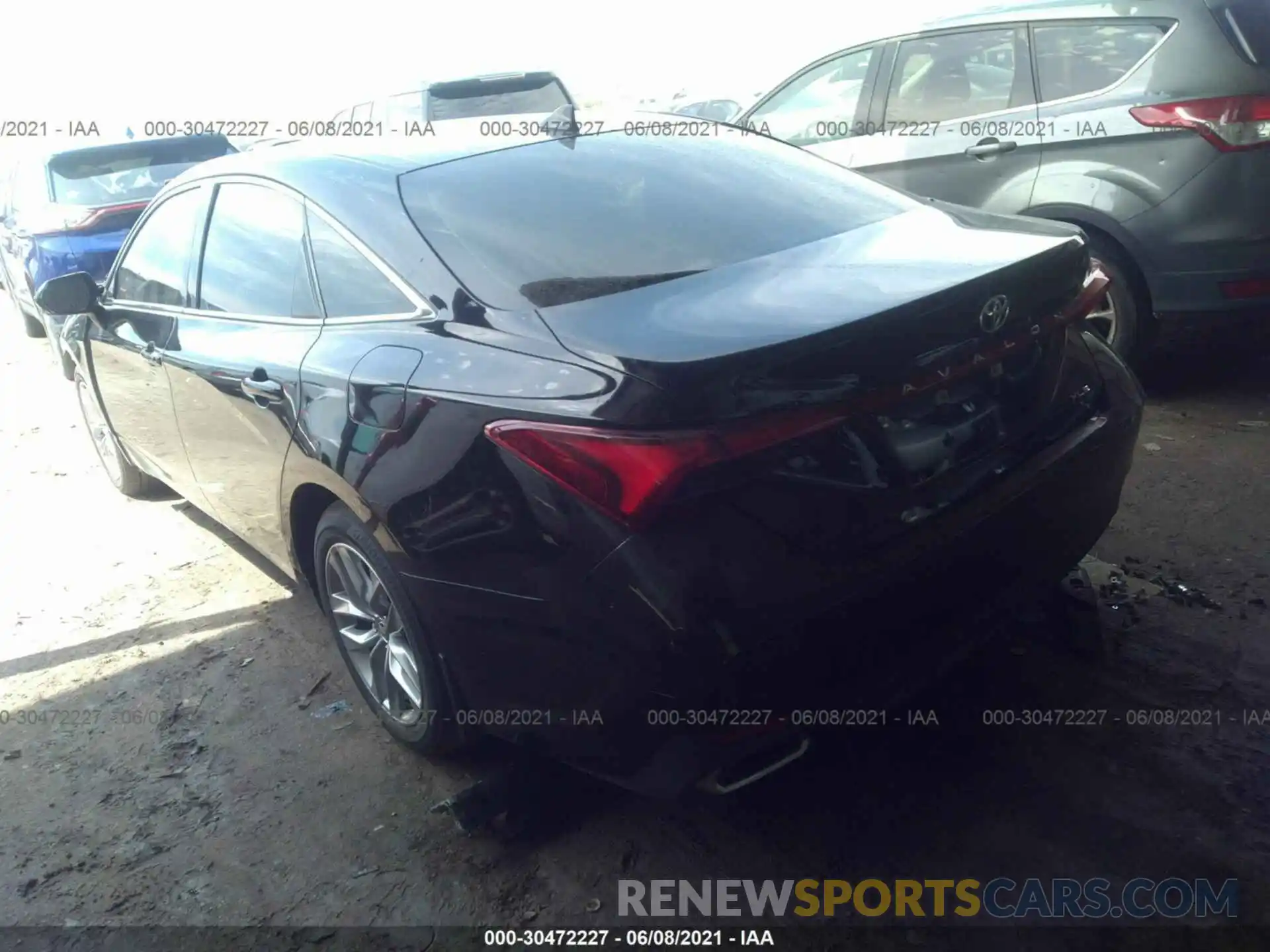 3 Photograph of a damaged car 4T1JZ1FB9LU055807 TOYOTA AVALON 2020