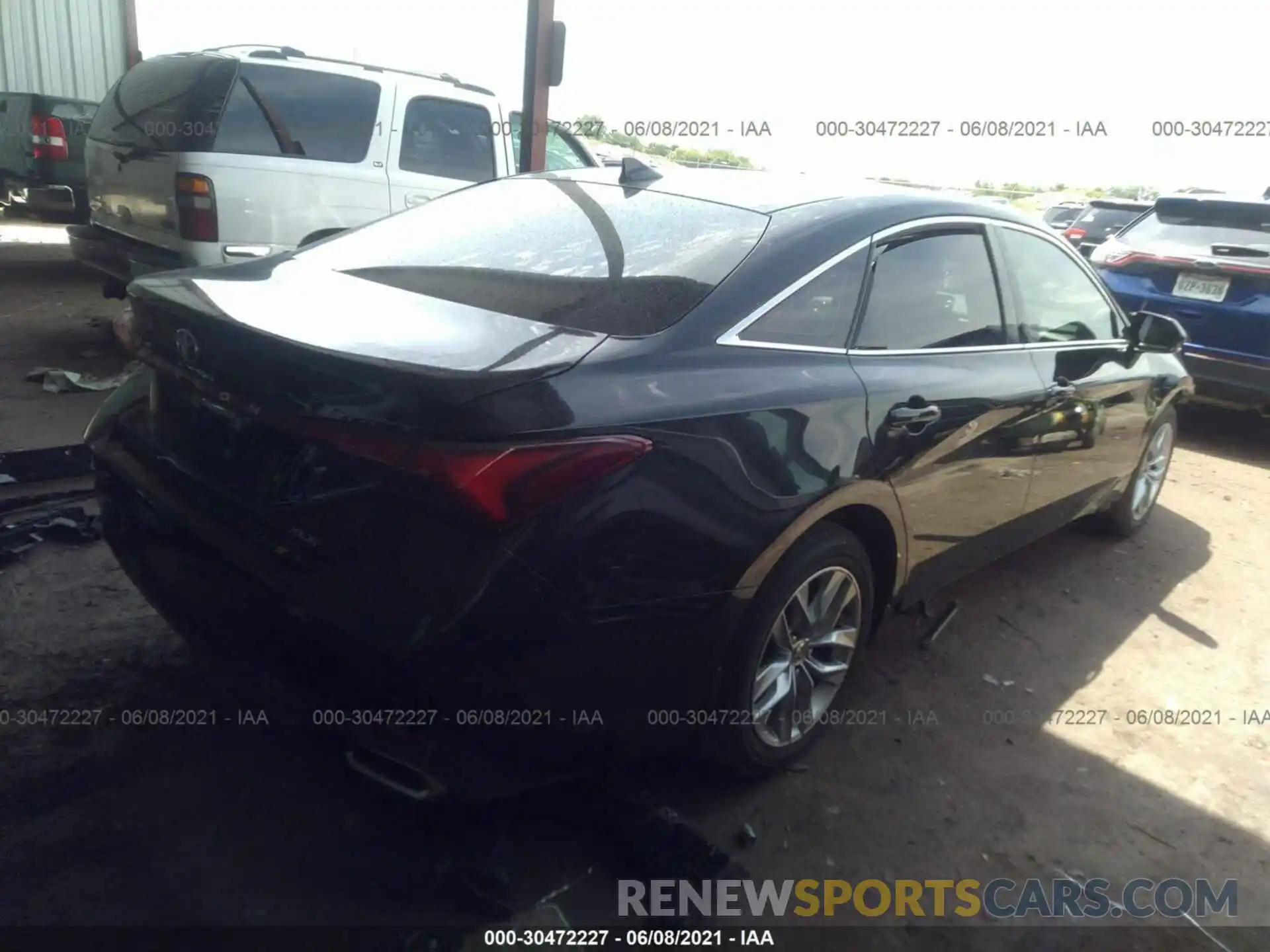 4 Photograph of a damaged car 4T1JZ1FB9LU055807 TOYOTA AVALON 2020