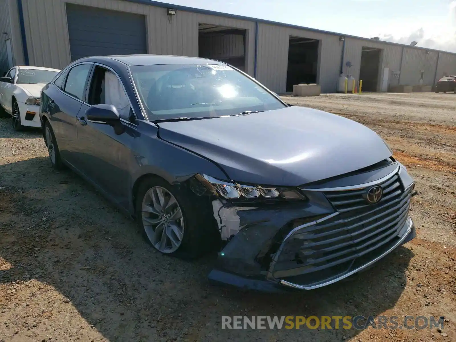 1 Photograph of a damaged car 4T1JZ1FBXLU050017 TOYOTA AVALON 2020