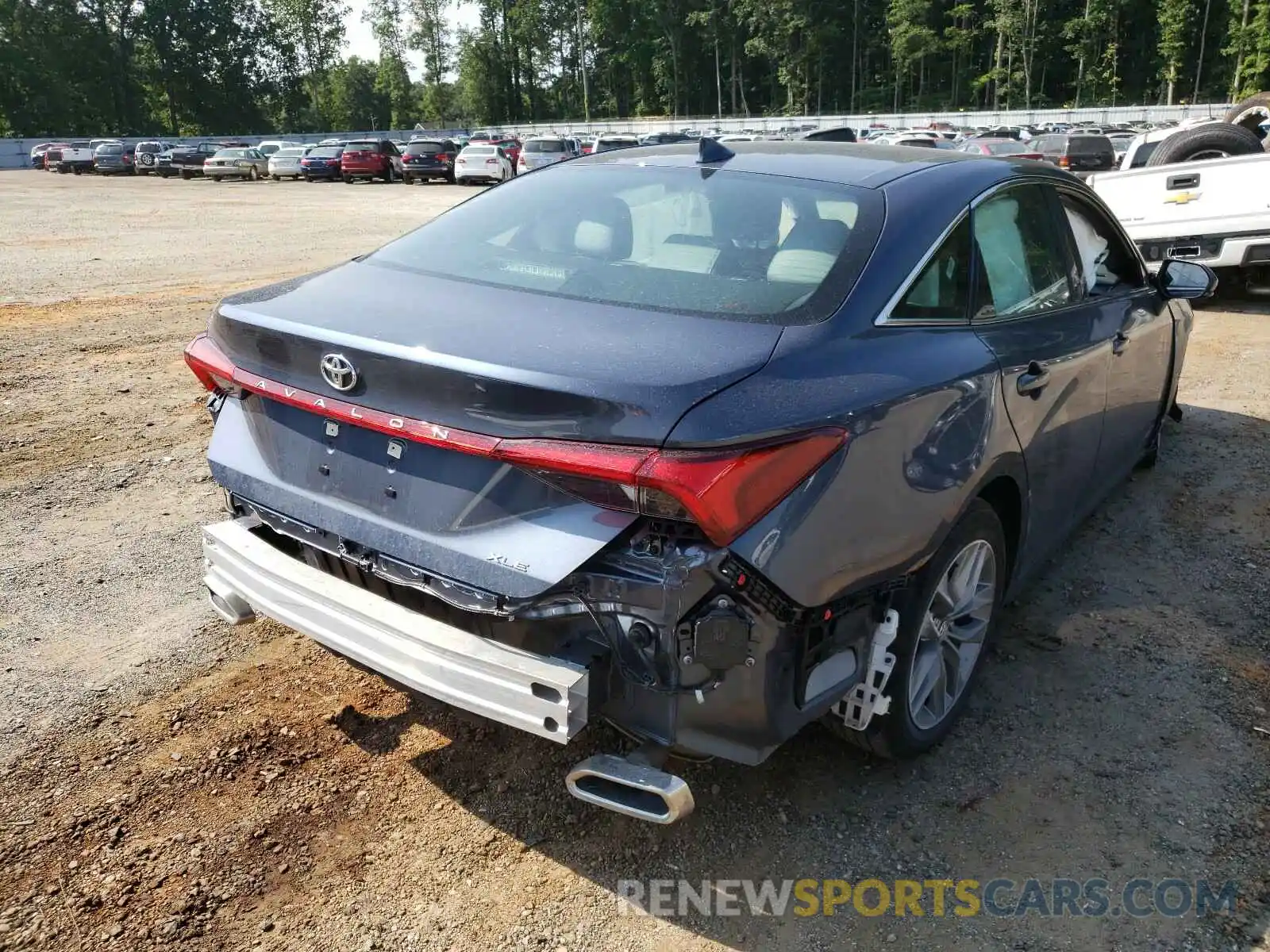 4 Photograph of a damaged car 4T1JZ1FBXLU050017 TOYOTA AVALON 2020