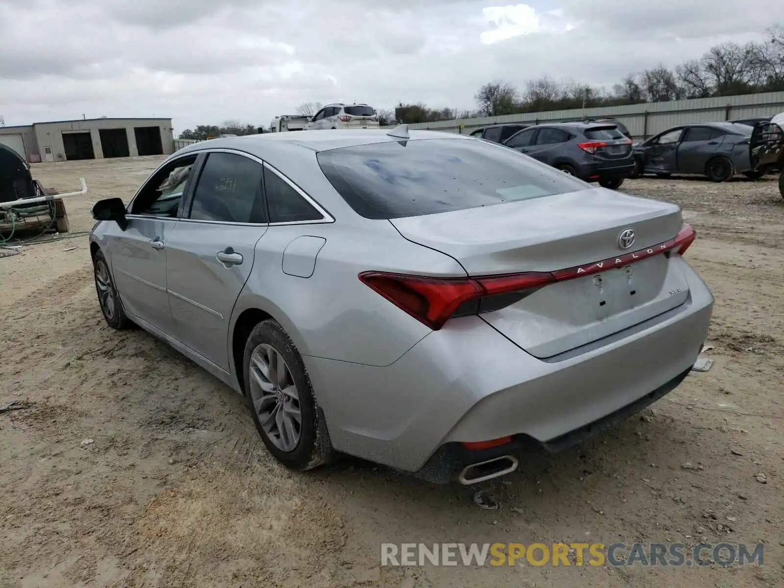 3 Photograph of a damaged car 4T1JZ1FBXLU054097 TOYOTA AVALON 2020