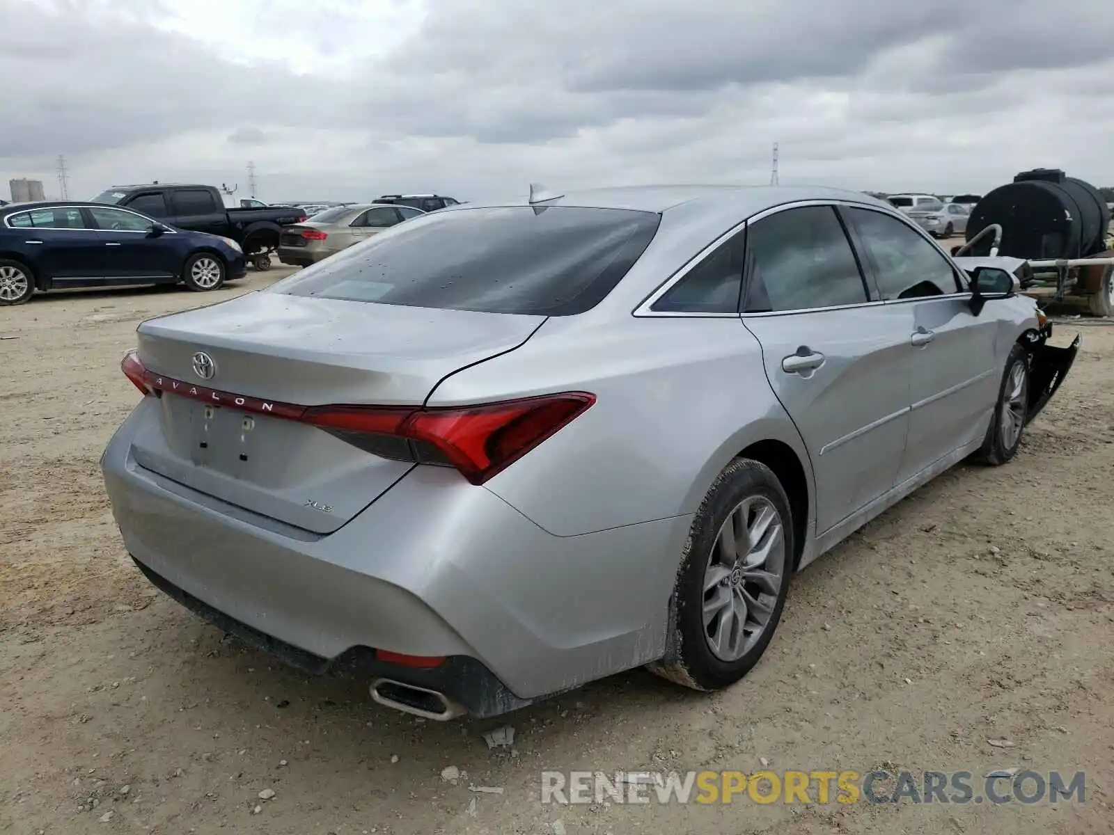 4 Photograph of a damaged car 4T1JZ1FBXLU054097 TOYOTA AVALON 2020