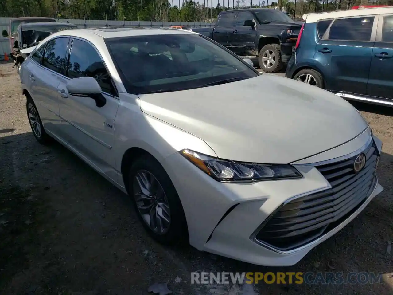 1 Photograph of a damaged car 4T1AA1AB4MU009382 TOYOTA AVALON 2021