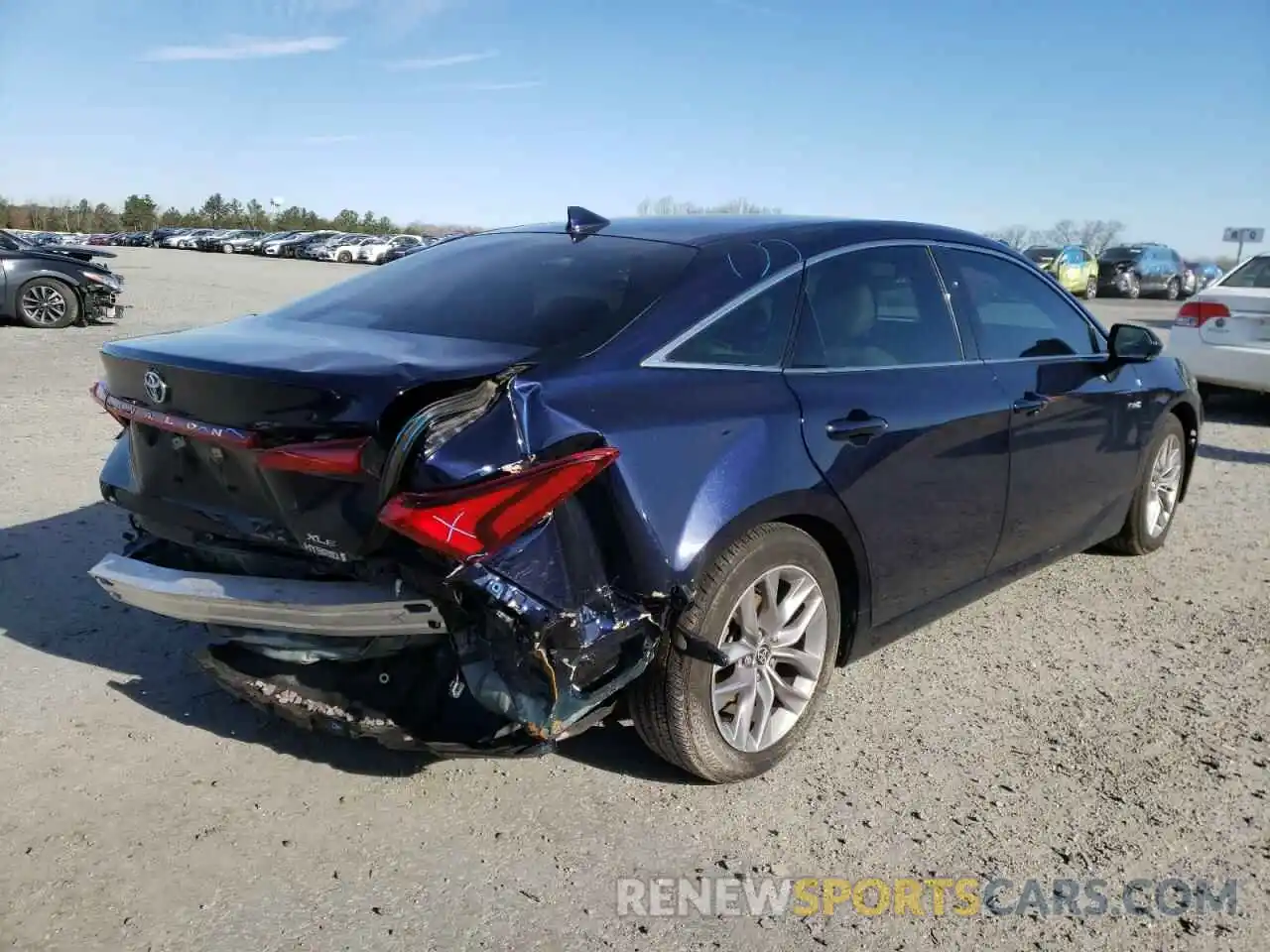 4 Photograph of a damaged car 4T1AA1AB6MU002806 TOYOTA AVALON 2021