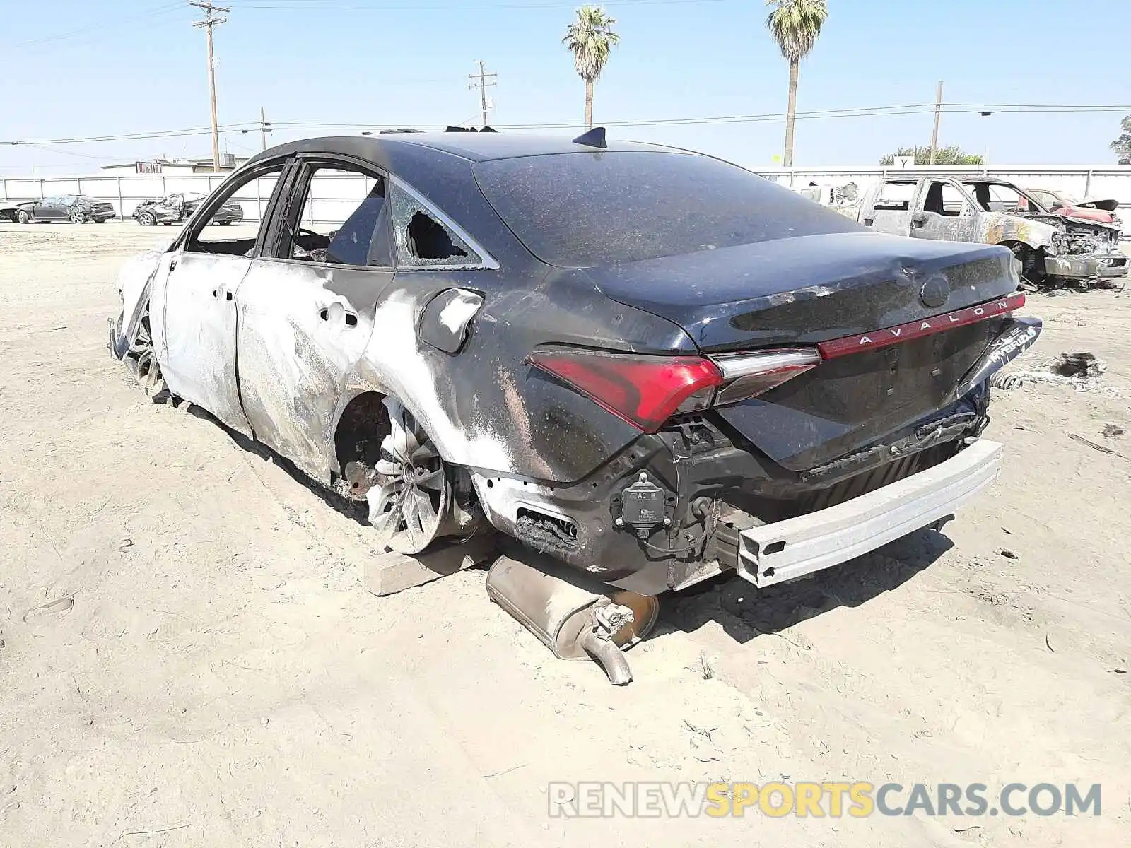 3 Photograph of a damaged car 4T1AA1AB6MU003258 TOYOTA AVALON 2021