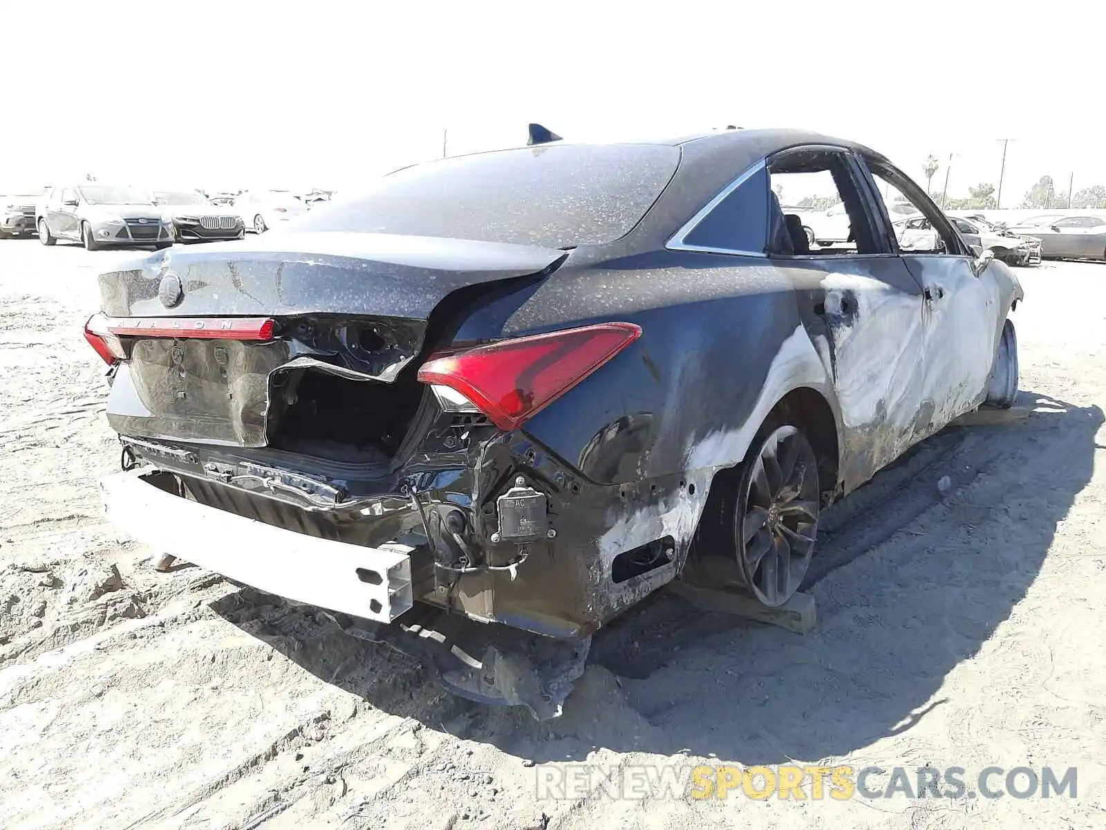 4 Photograph of a damaged car 4T1AA1AB6MU003258 TOYOTA AVALON 2021