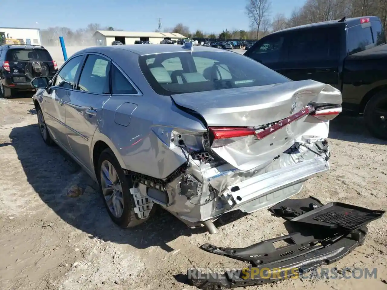 3 Photograph of a damaged car 4T1AA1AB7MU005472 TOYOTA AVALON 2021