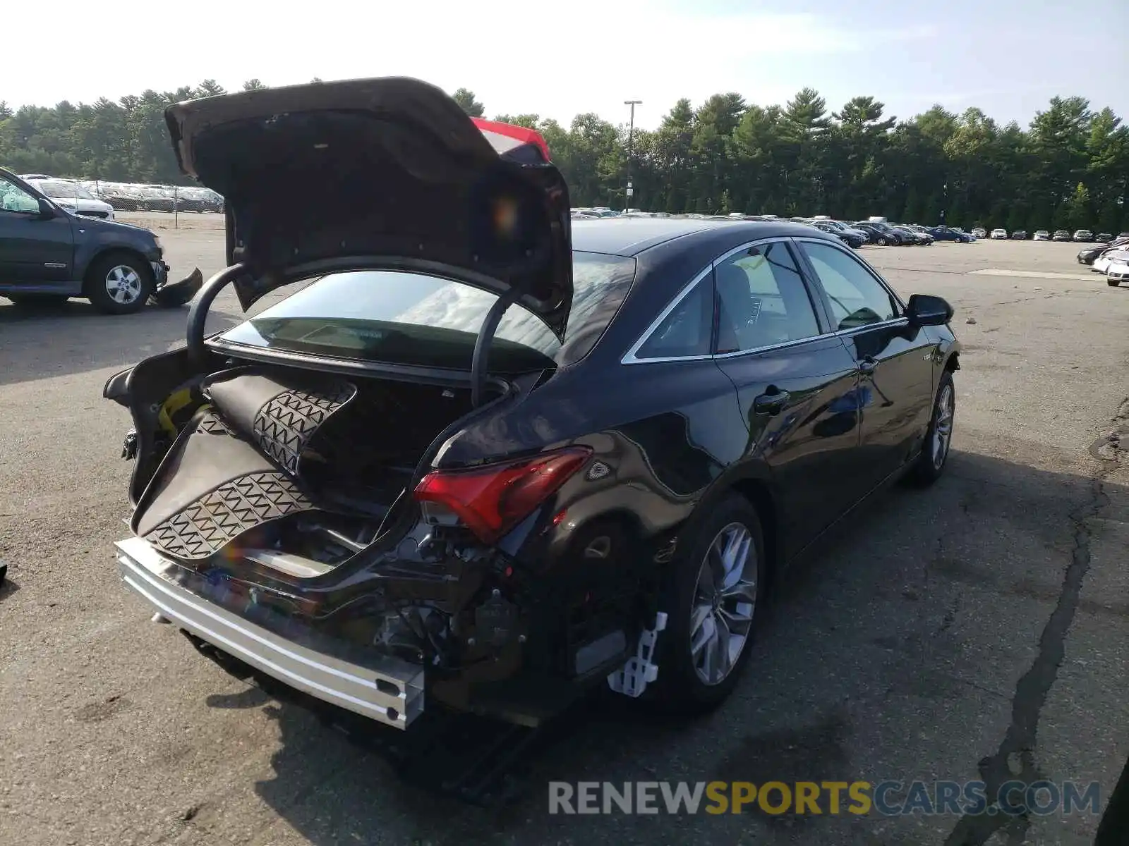 4 Photograph of a damaged car 4T1AA1AB7MU007481 TOYOTA AVALON 2021