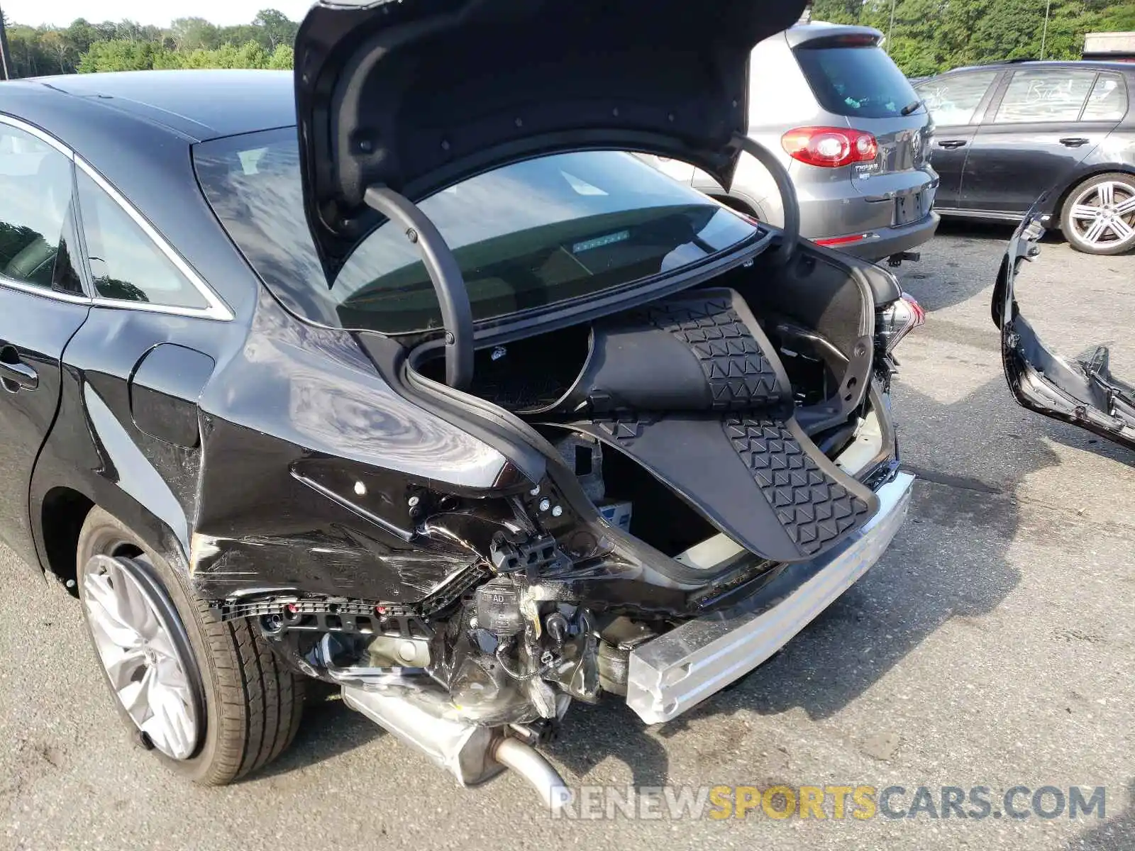 9 Photograph of a damaged car 4T1AA1AB7MU007481 TOYOTA AVALON 2021