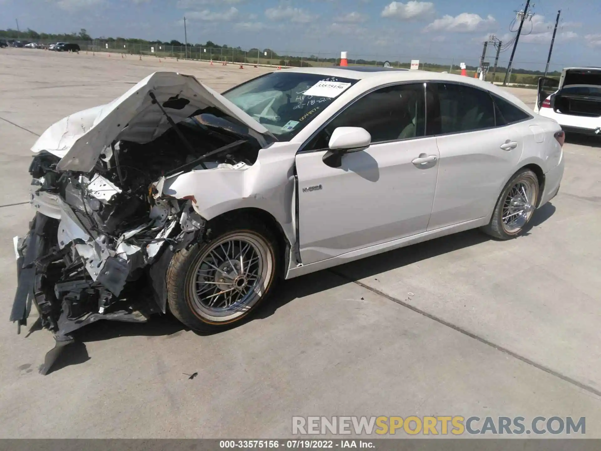 2 Photograph of a damaged car 4T1AA1AB8MU004847 TOYOTA AVALON 2021