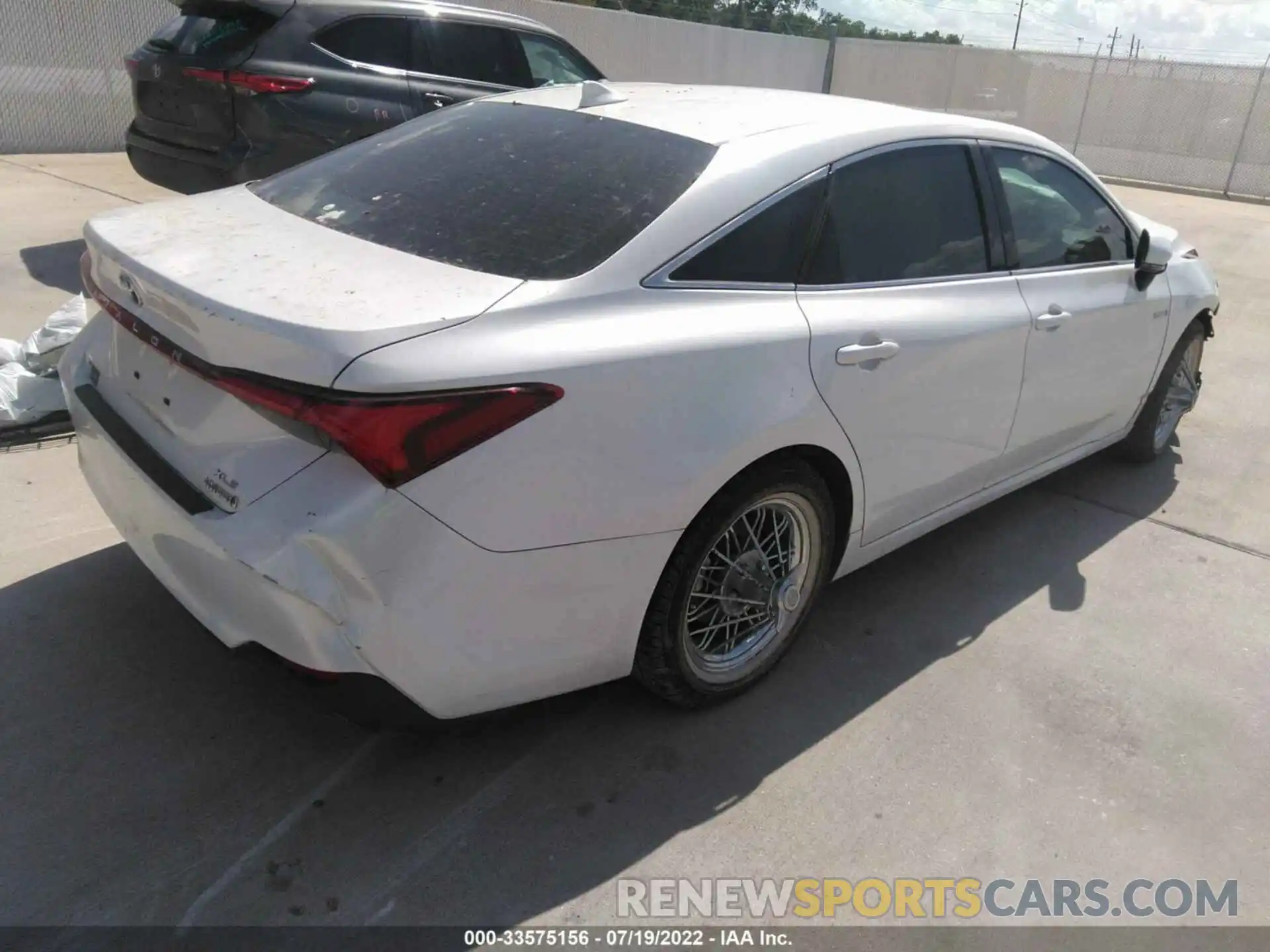 4 Photograph of a damaged car 4T1AA1AB8MU004847 TOYOTA AVALON 2021