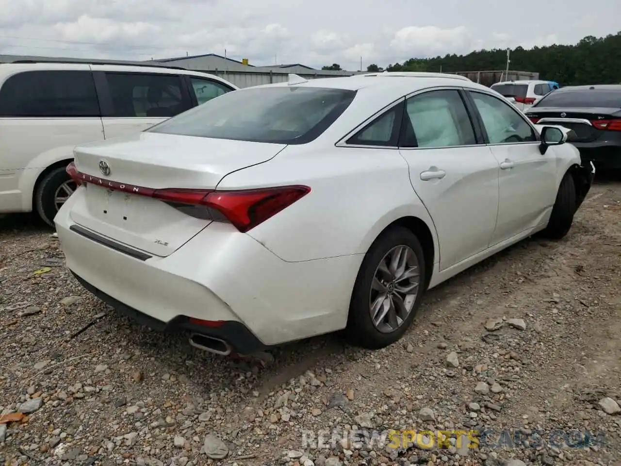 4 Photograph of a damaged car 4T1AZ1FB0MU059973 TOYOTA AVALON 2021