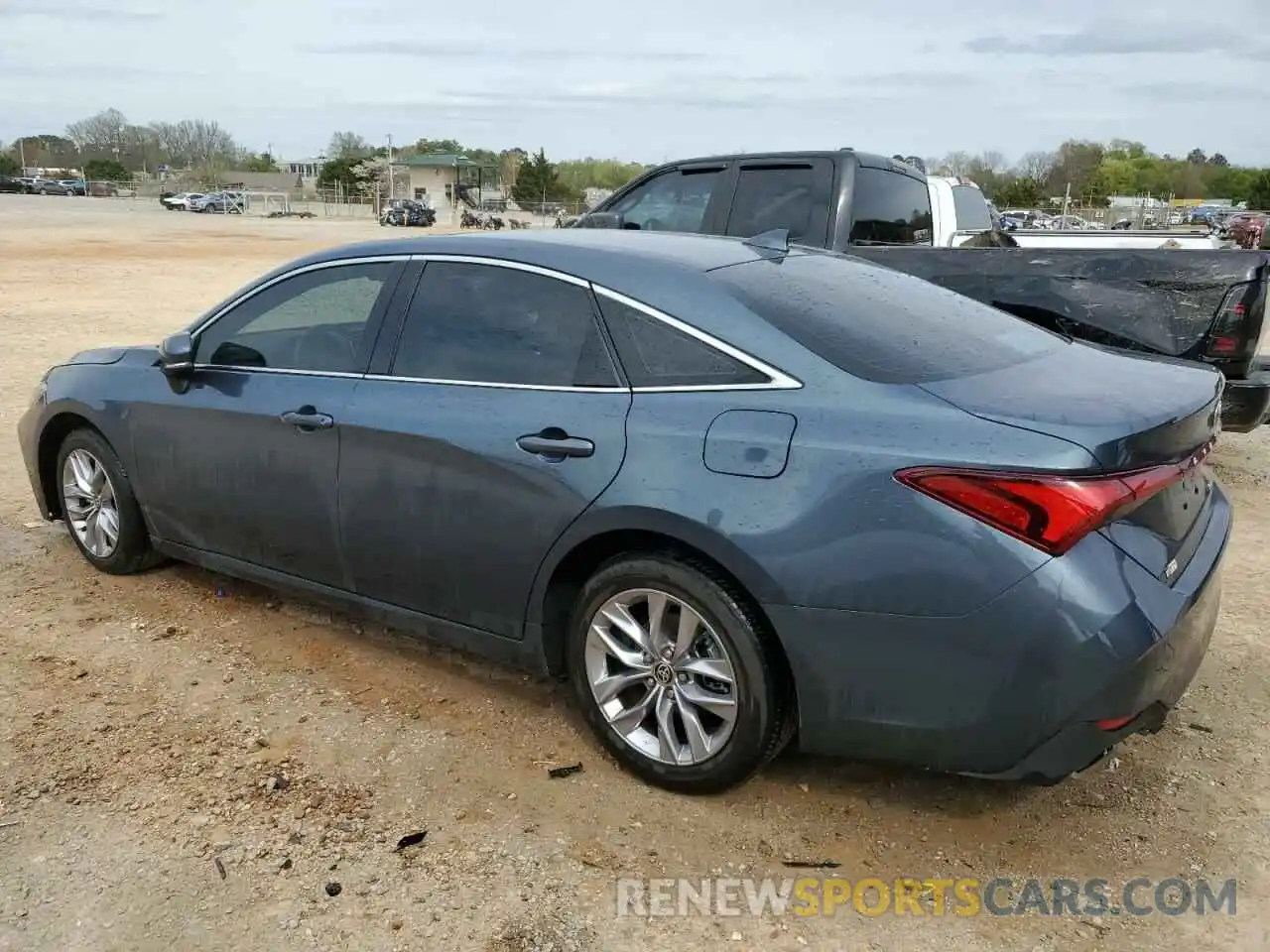 2 Photograph of a damaged car 4T1AZ1FB1MU068682 TOYOTA AVALON 2021